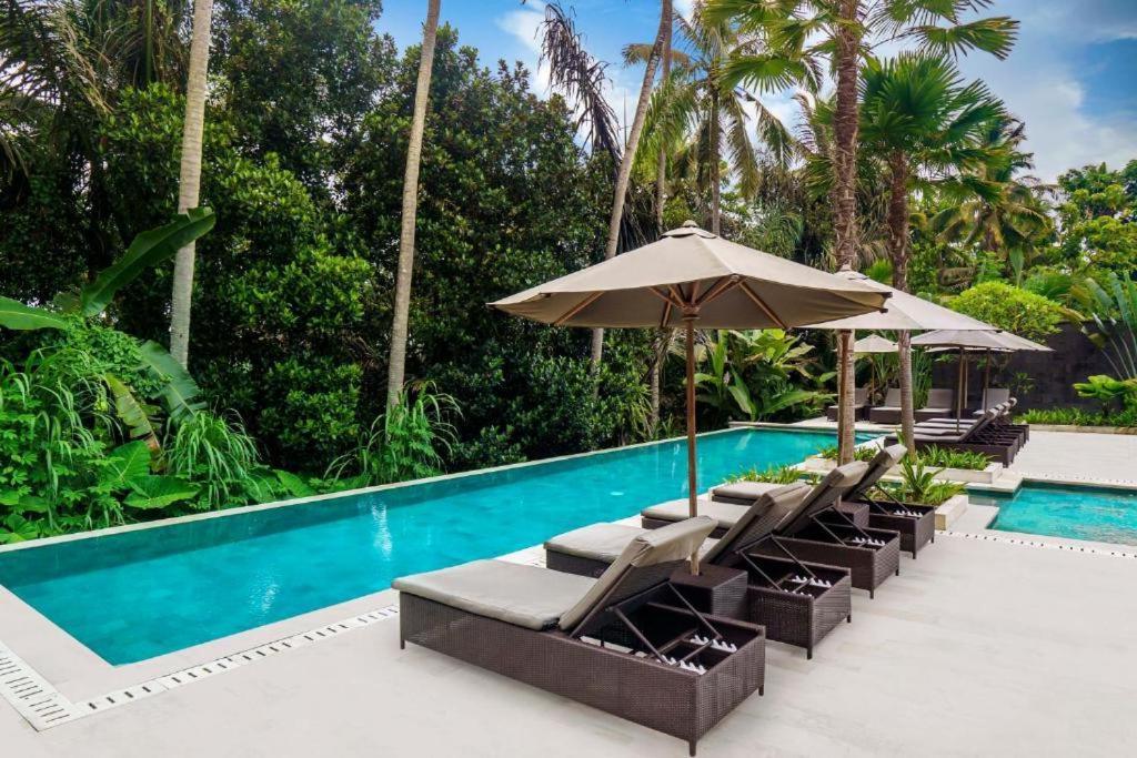 Exotic 6 Bedroom Coconut Trees Cyn Villa