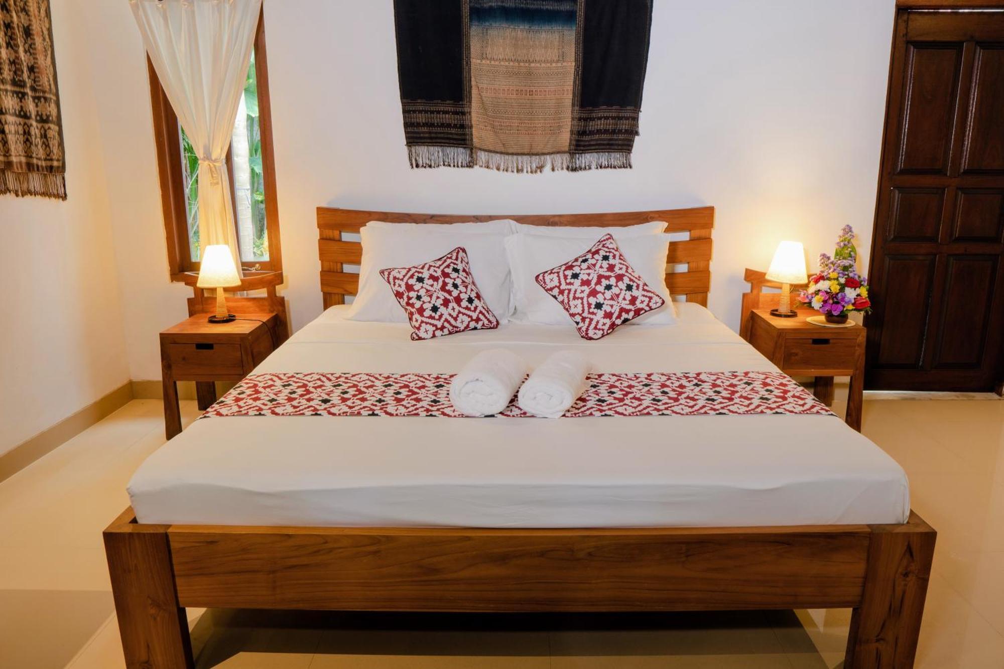Rumah Joglo Bed & Breakfast
