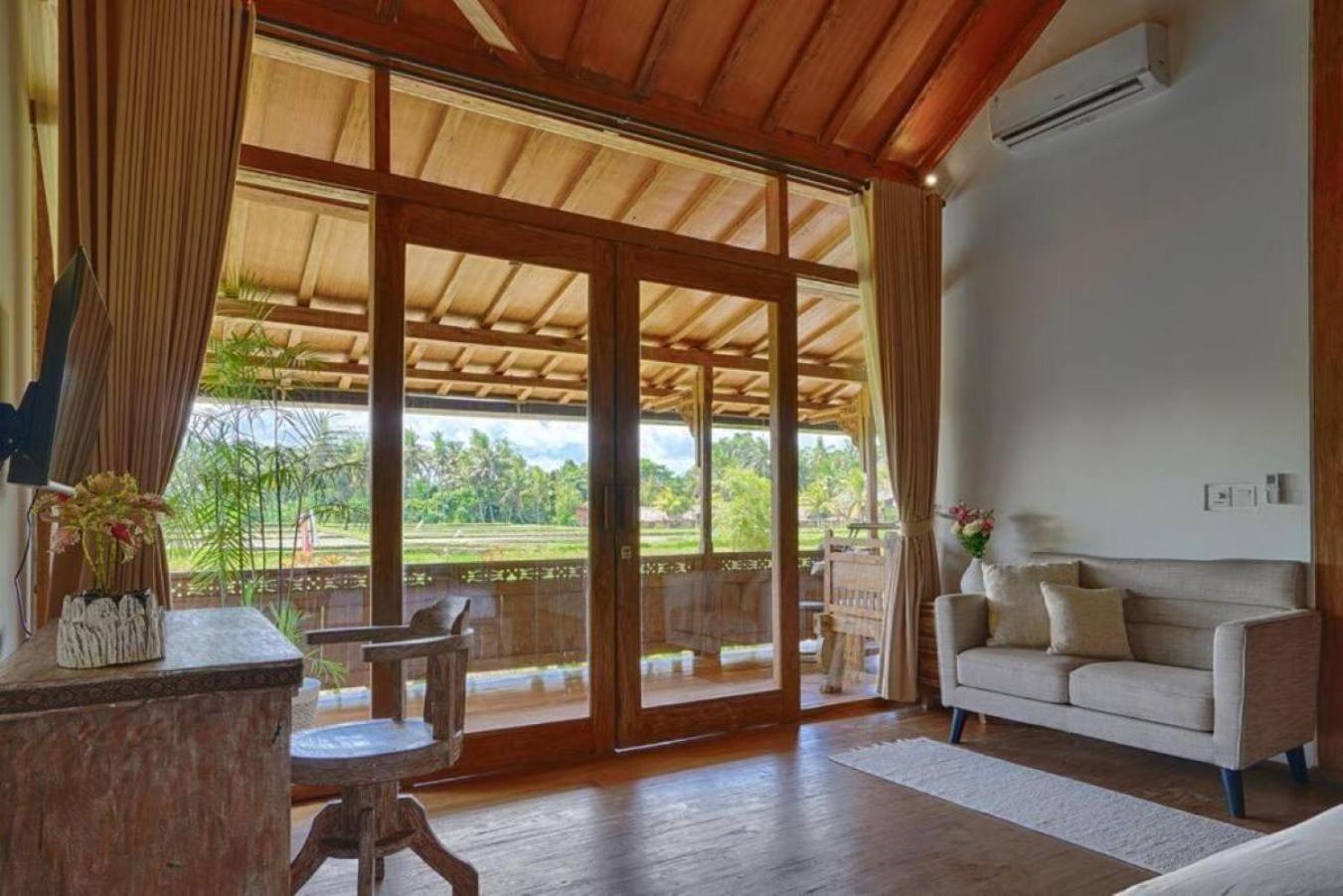 Madura - New 3 Bedroom W/ Rice Paddy View * Ubud (Bali)