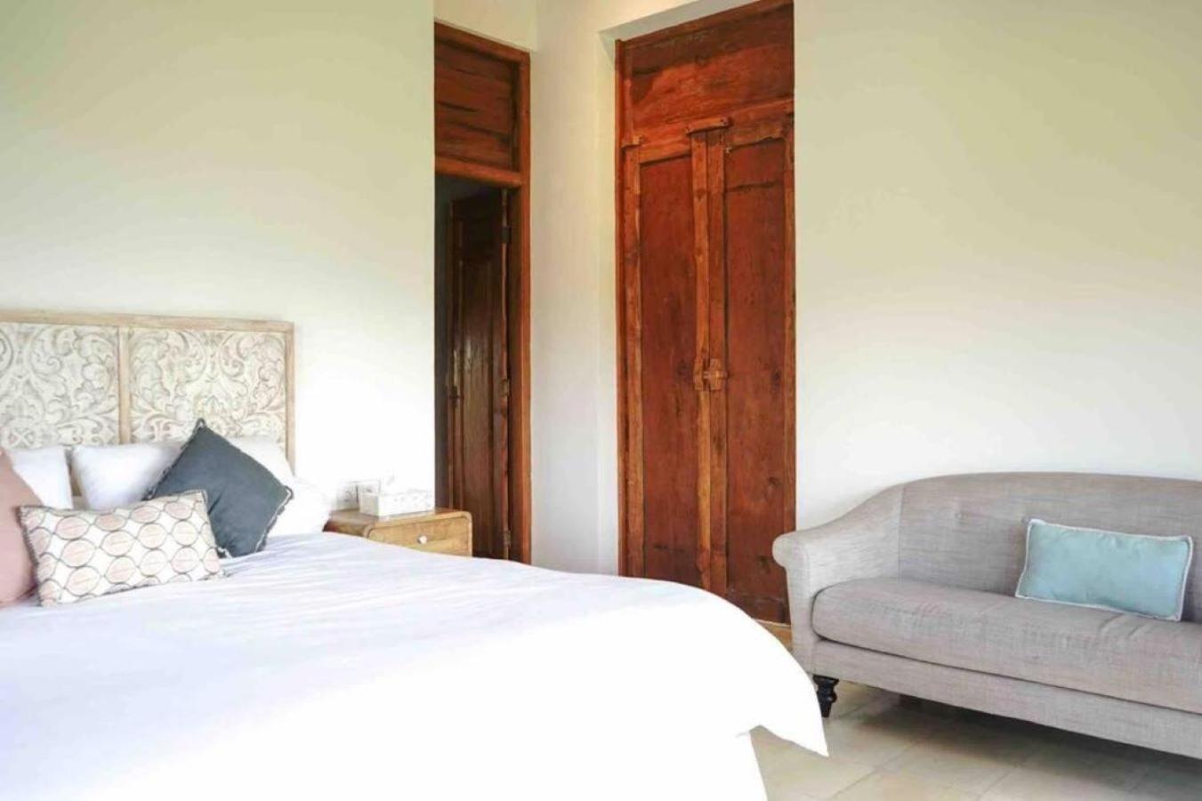 Madura - New 3 Bedroom W/ Rice Paddy View Villa *
