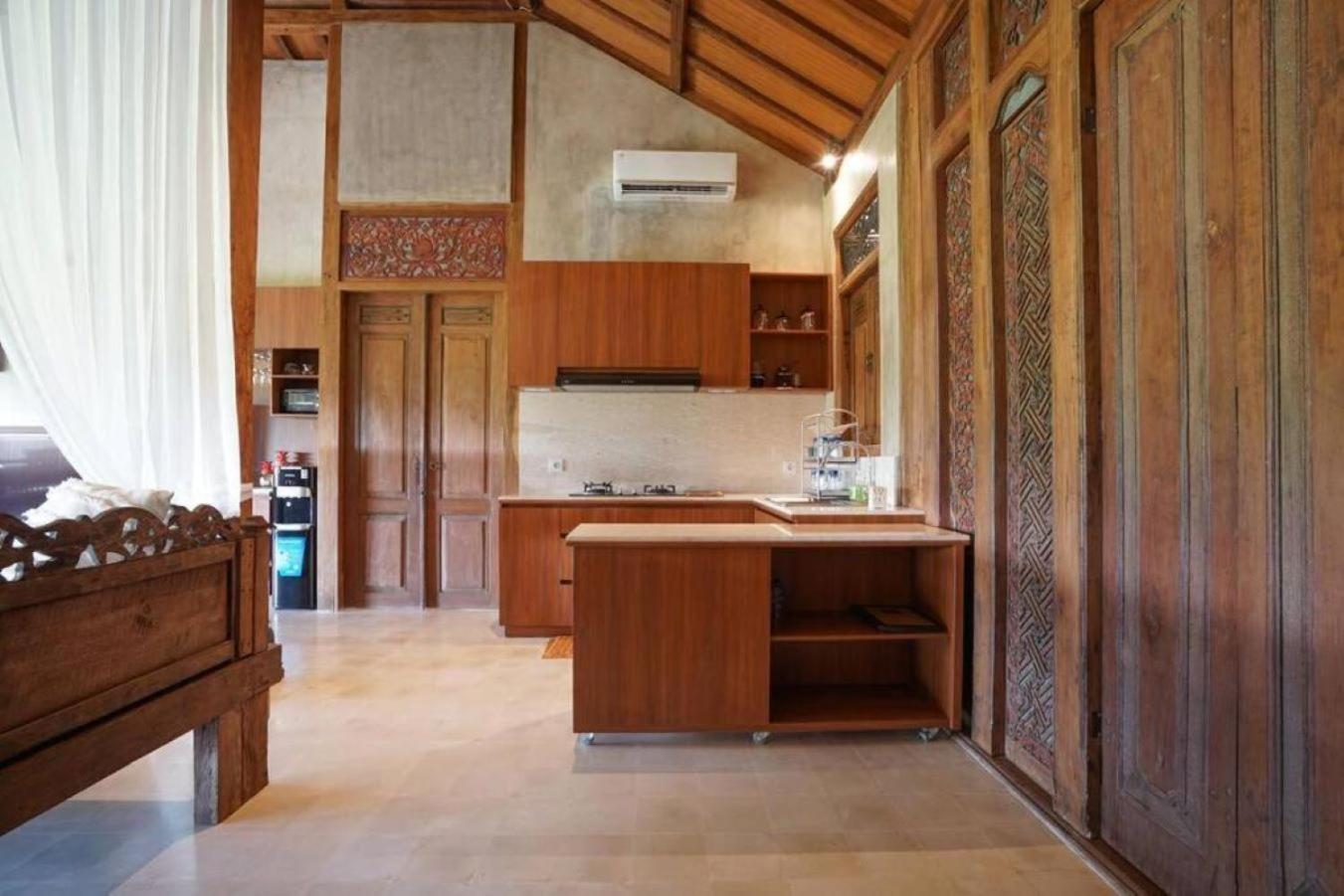 Madura - New 3 Bedroom W/ Rice Paddy View * Ubud (Bali)