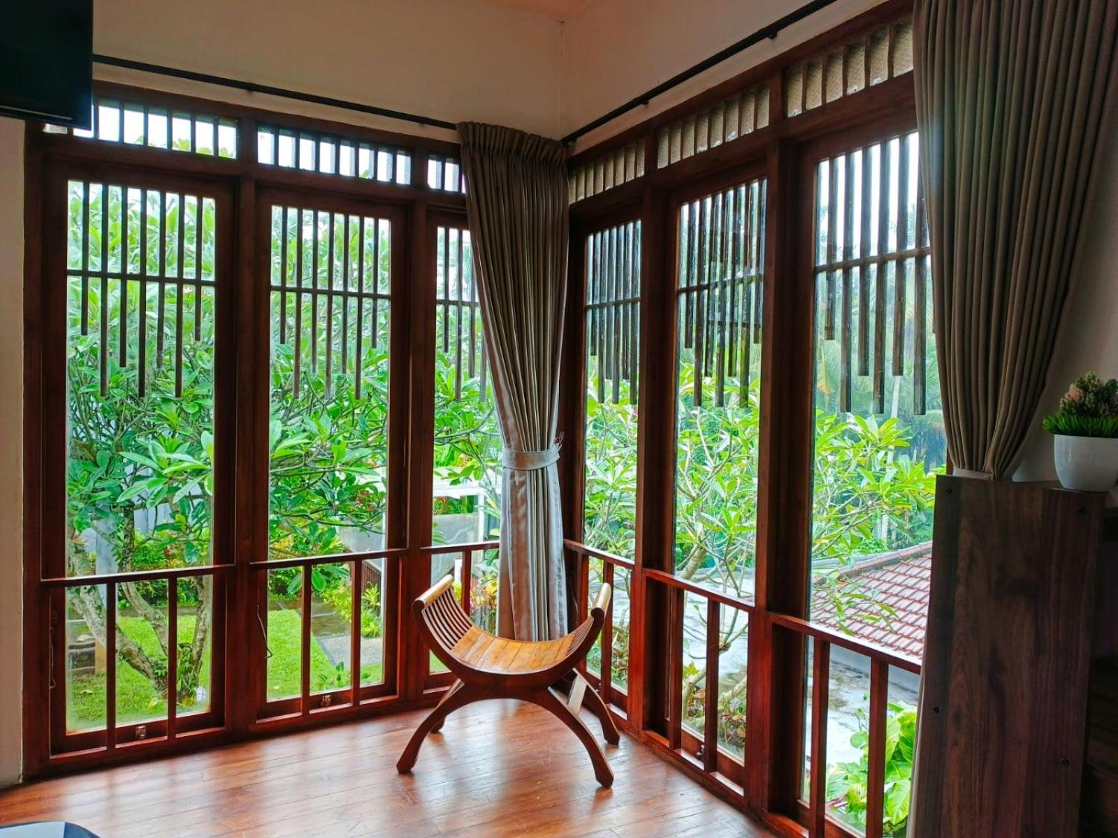 Malathi Wooden House With Pool View Villa Ubud (Bali)