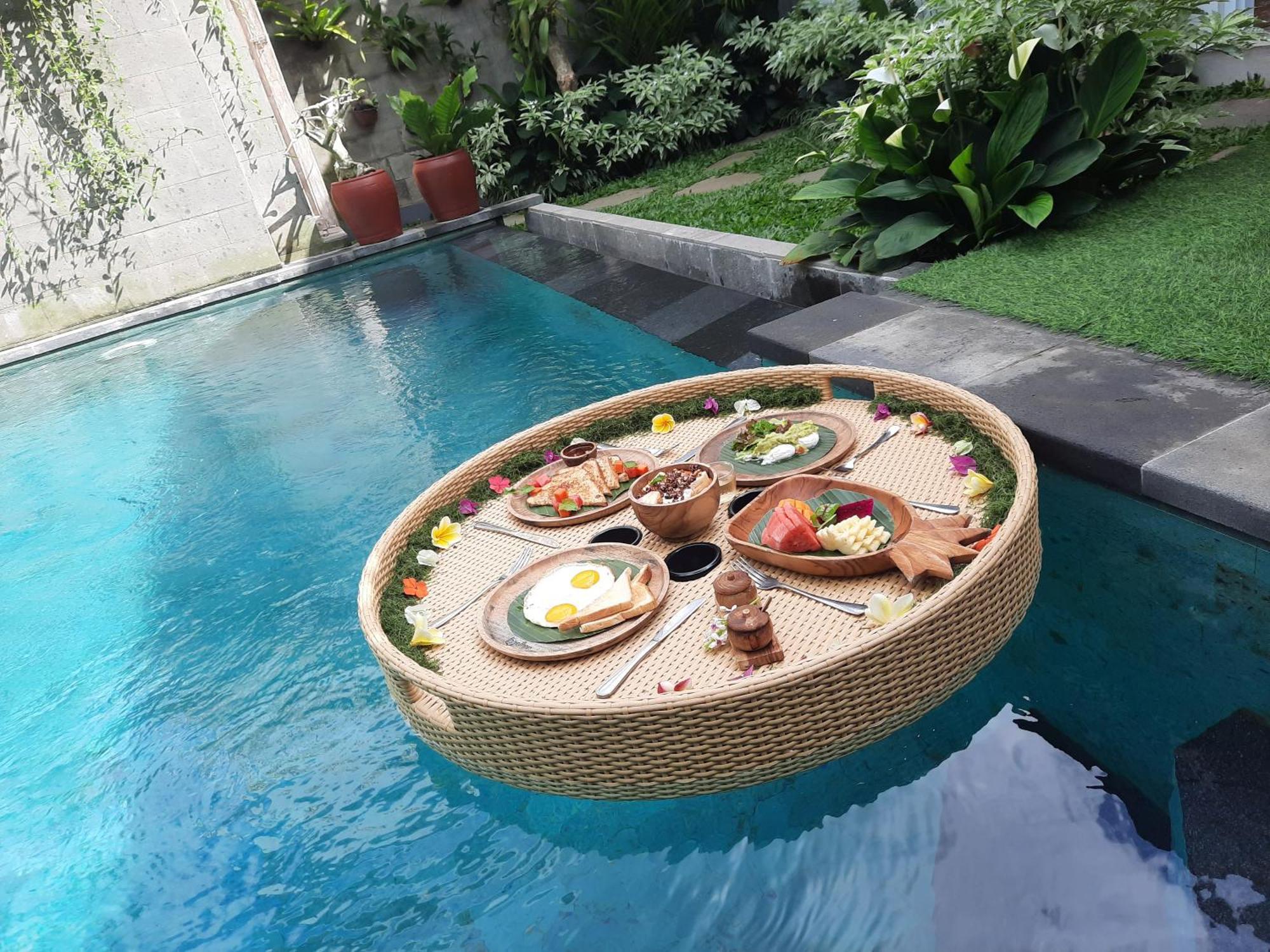 Mb Villa *