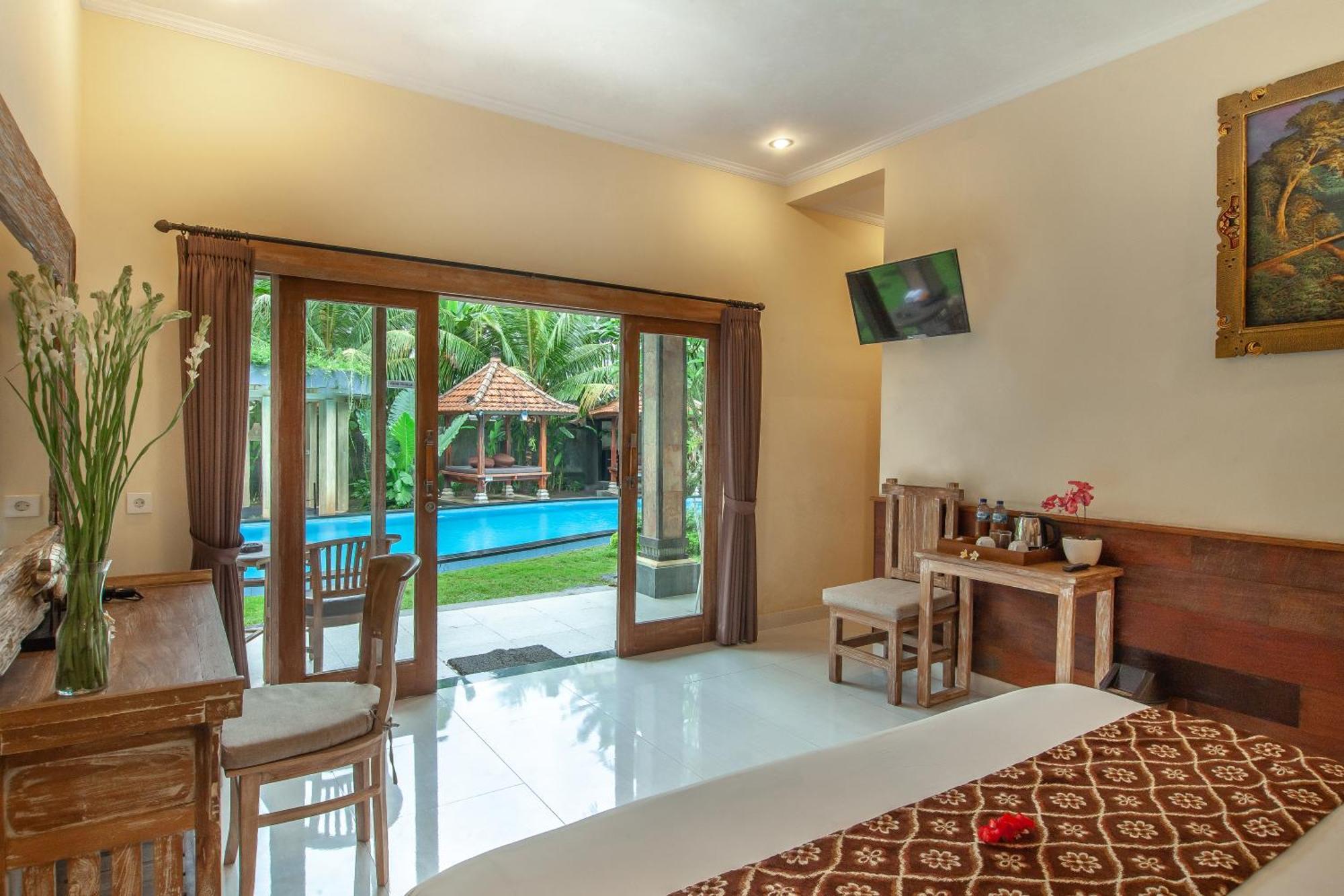 Abhirama And Hotel 3*