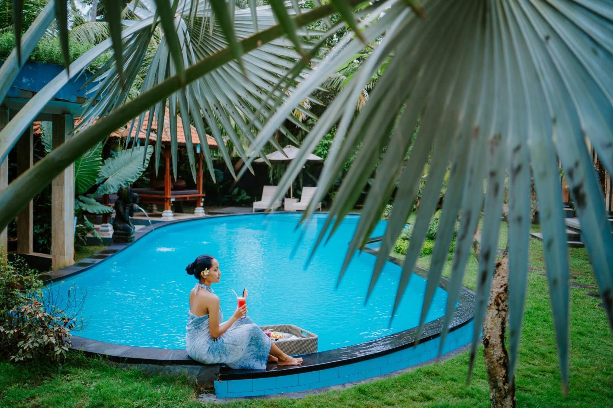 Abhirama And Hotel 3*