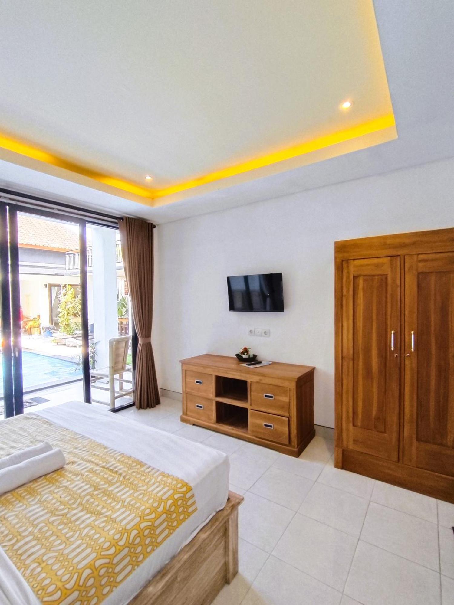 Ratu Ayu 8 Bedroom