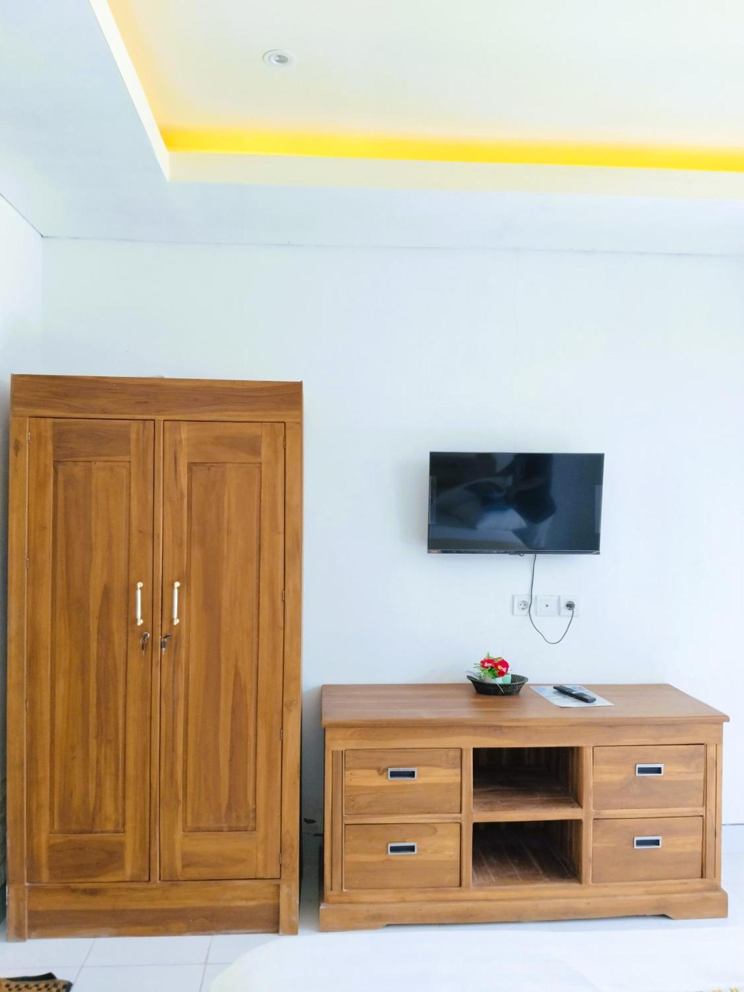 Ratu Ayu 8 Bedroom