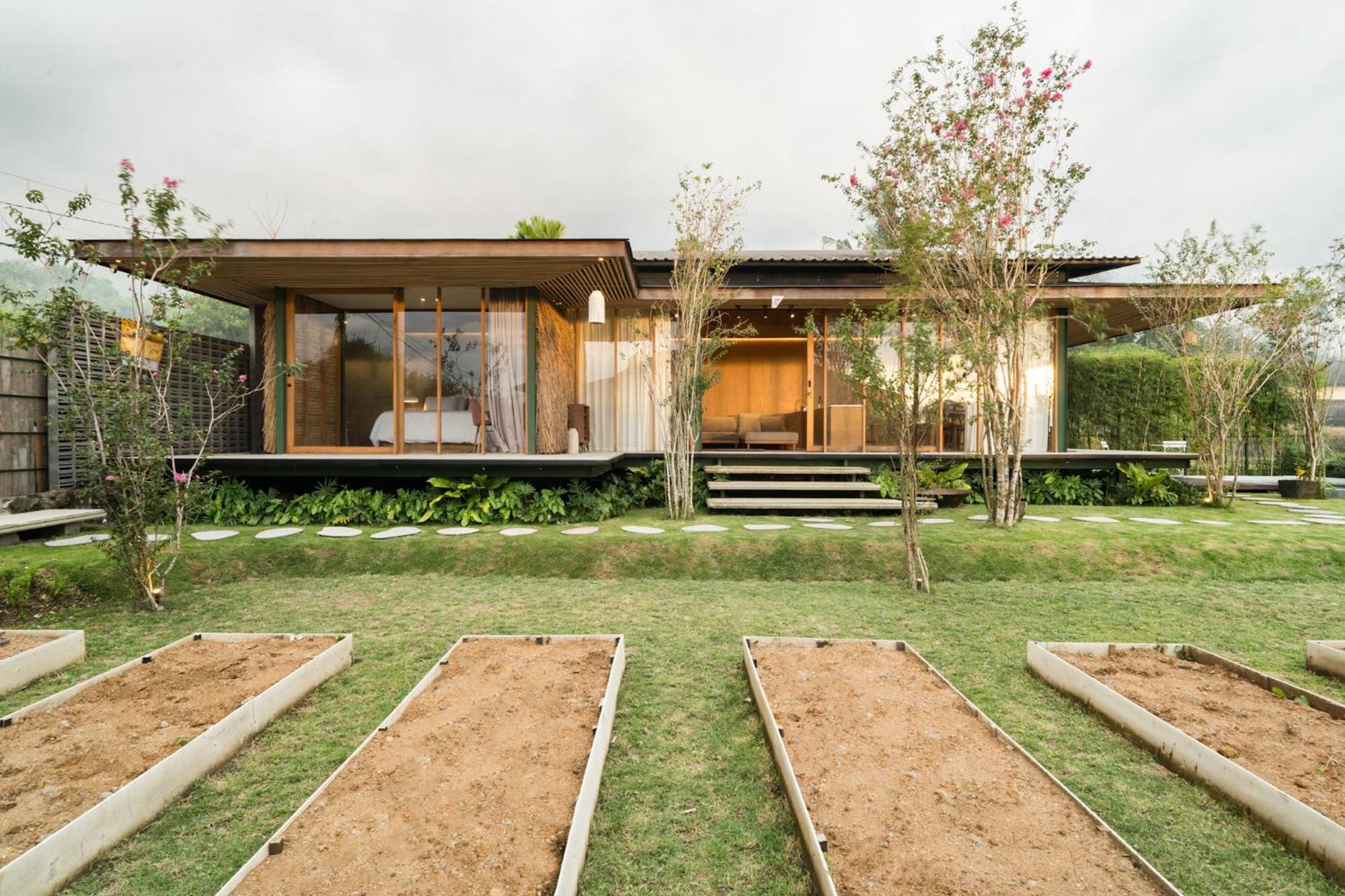 Less House