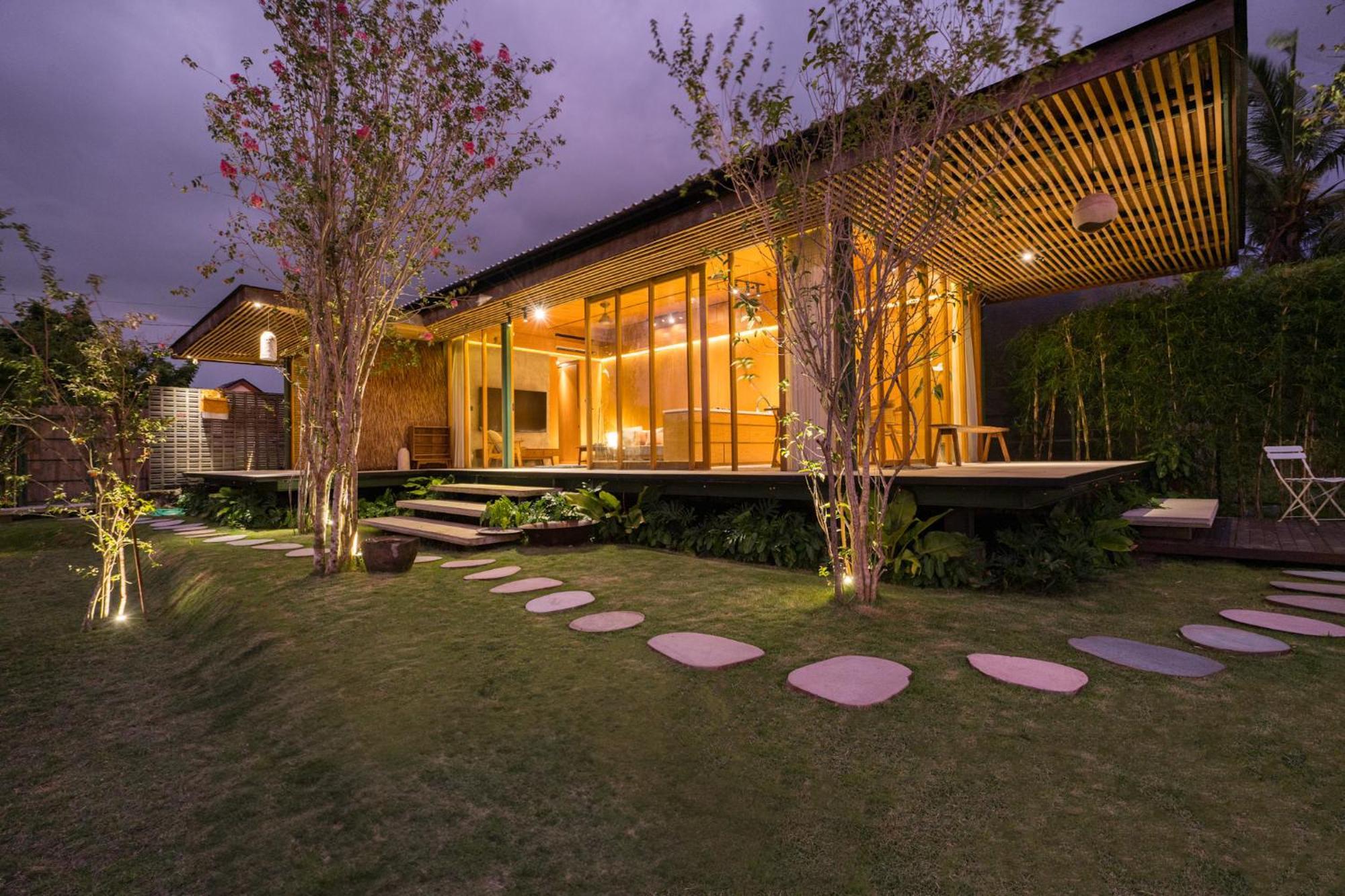 Less House