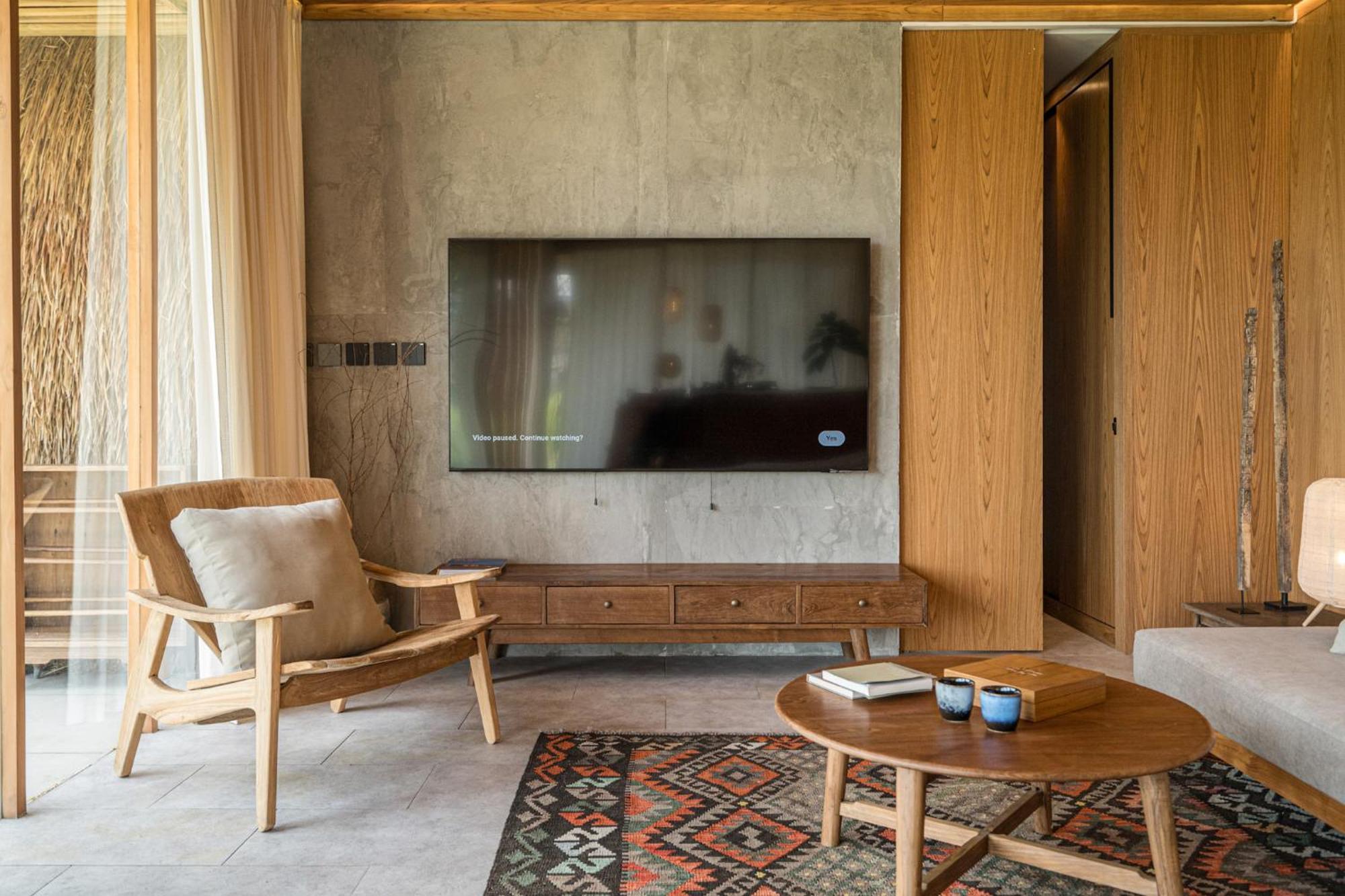 Villa Less House