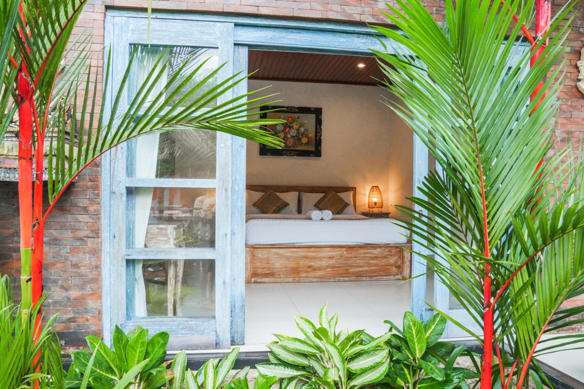 Brick House - Interior And Modern Comfort *