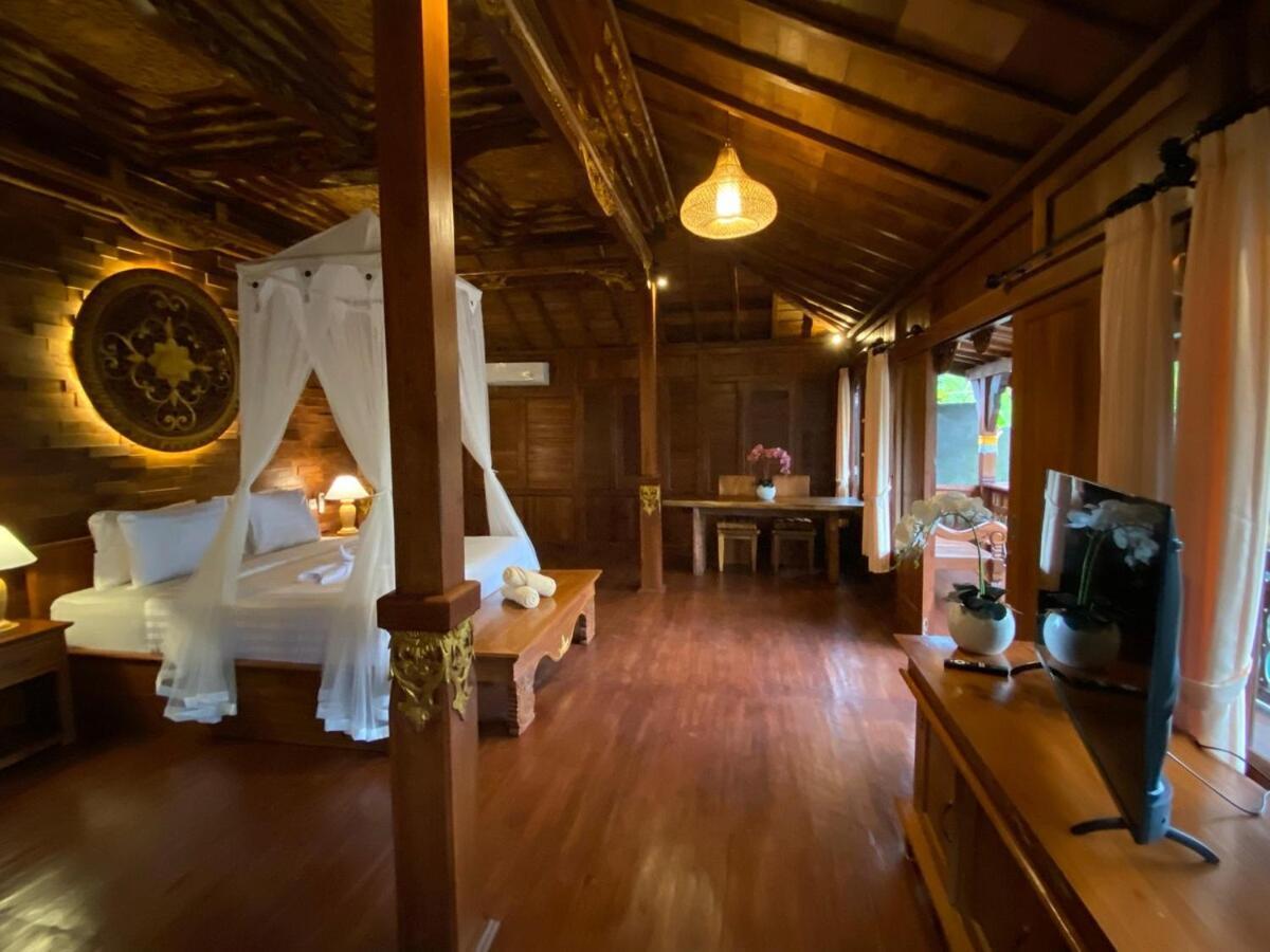 Villa #3 Wooden Sharing Pool & Sunset View