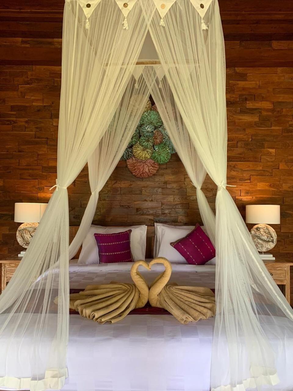 #3 Wooden Sharing Pool & Sunset View Villa Ubud (Bali)