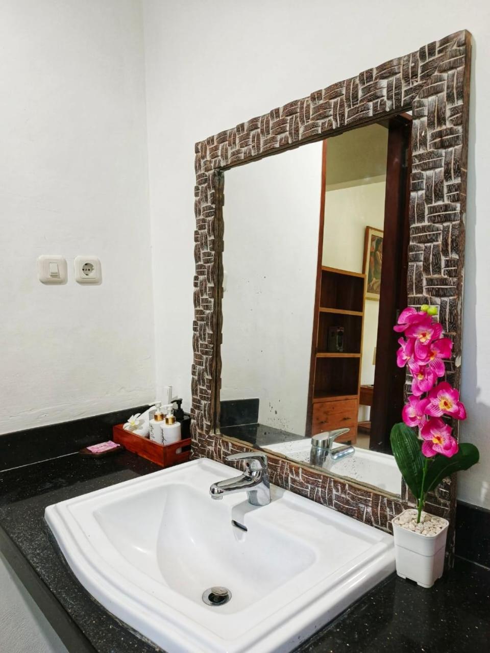 Malathi Quite House With Jungle View