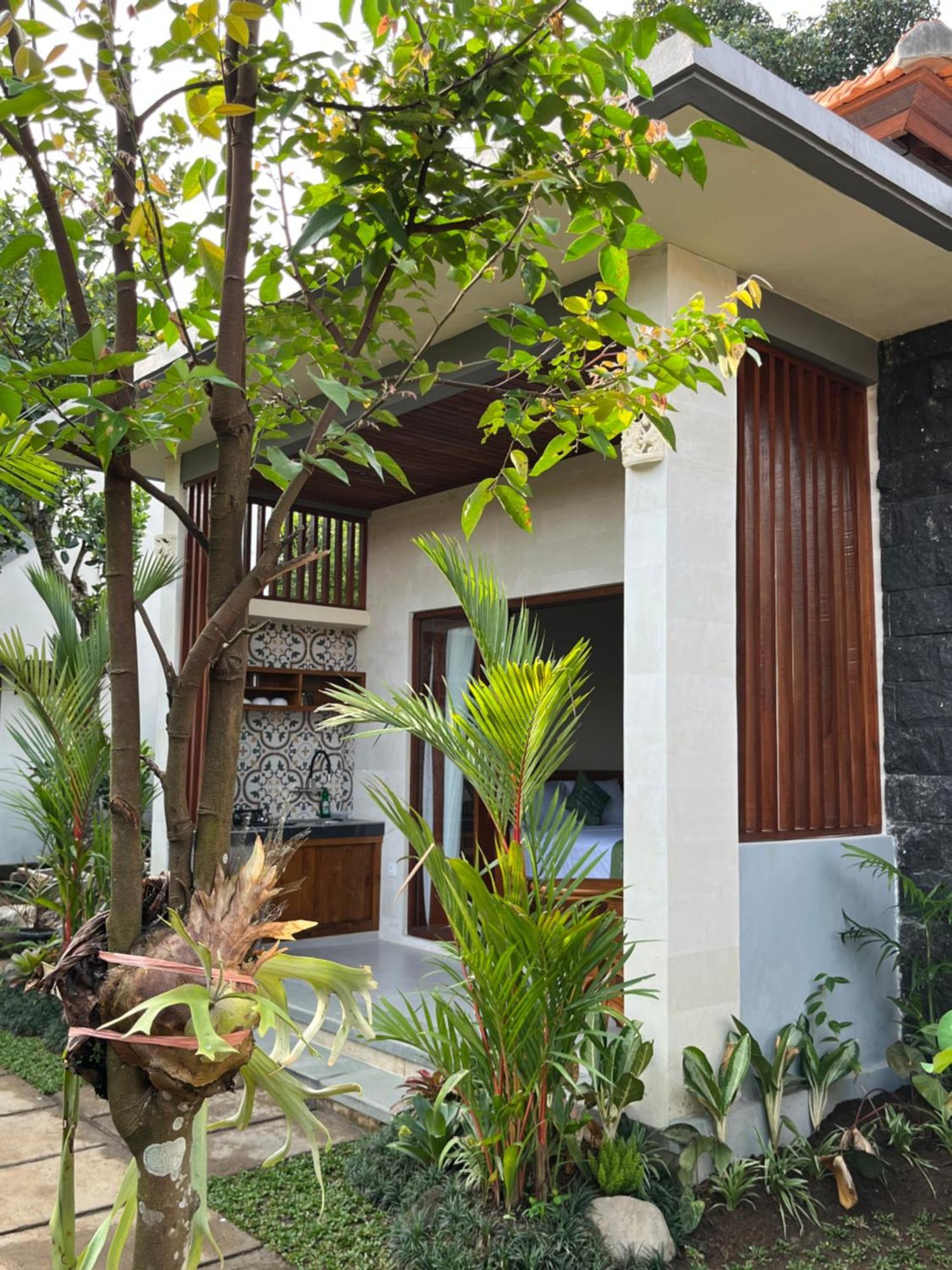 2br Hidden House *