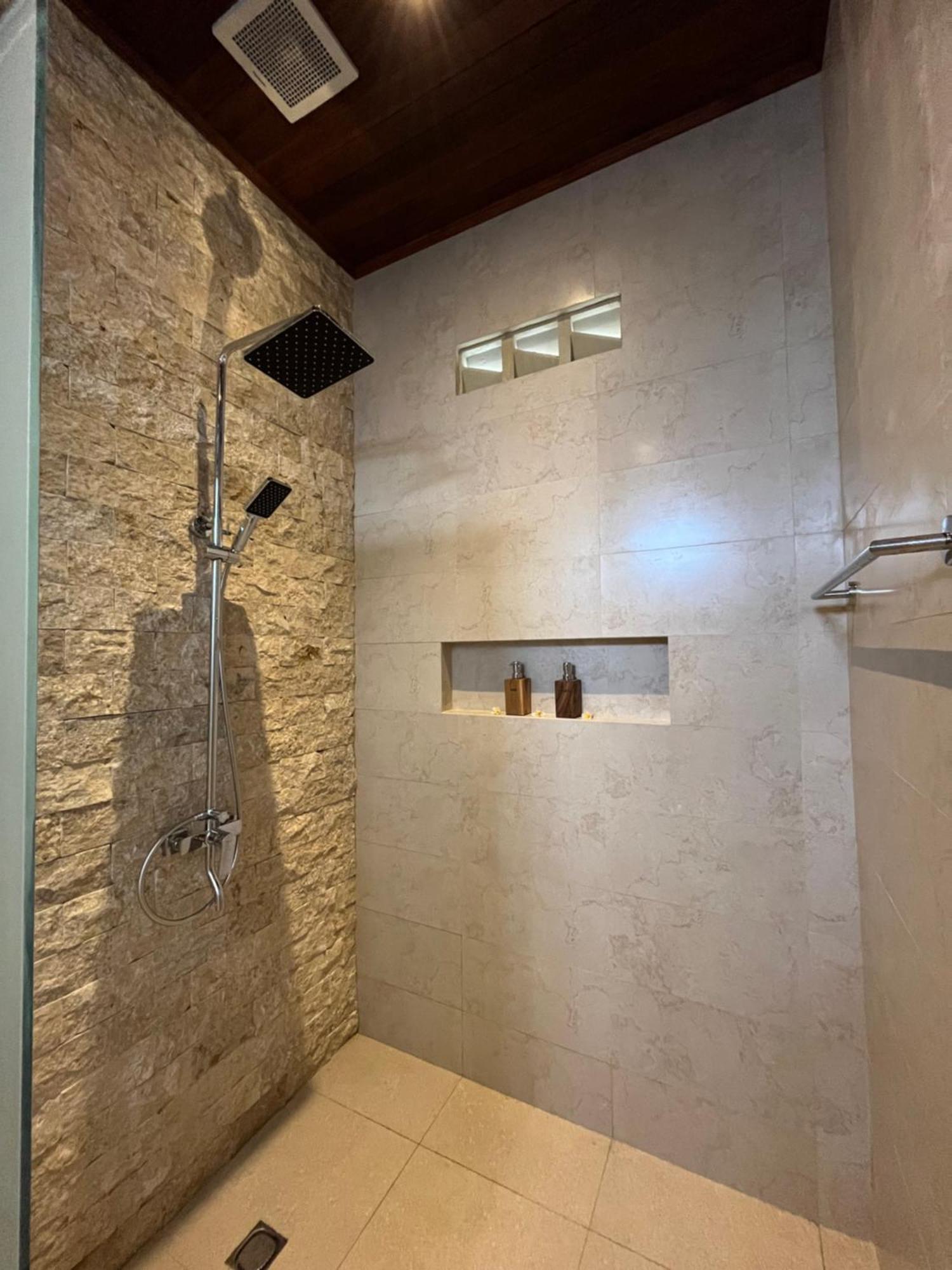 2br Hidden House *