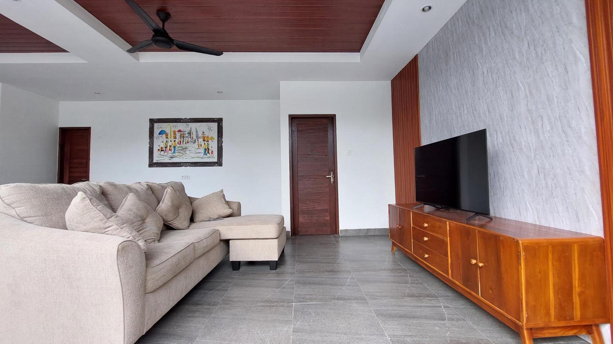 Chic 2br Cozy & Private Pool At Bareng