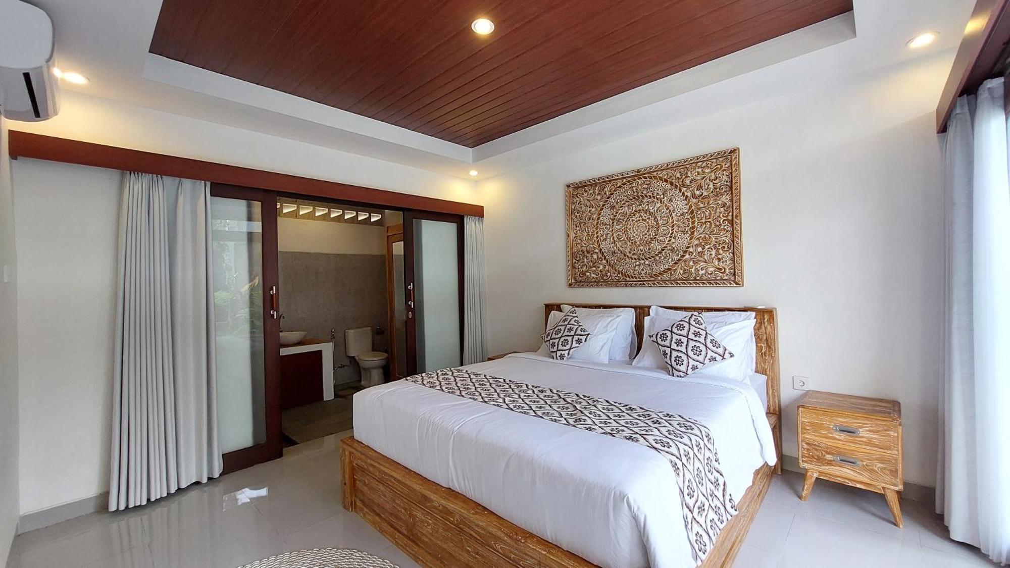 Chic 2br Cozy & Private Pool At Bareng Villa