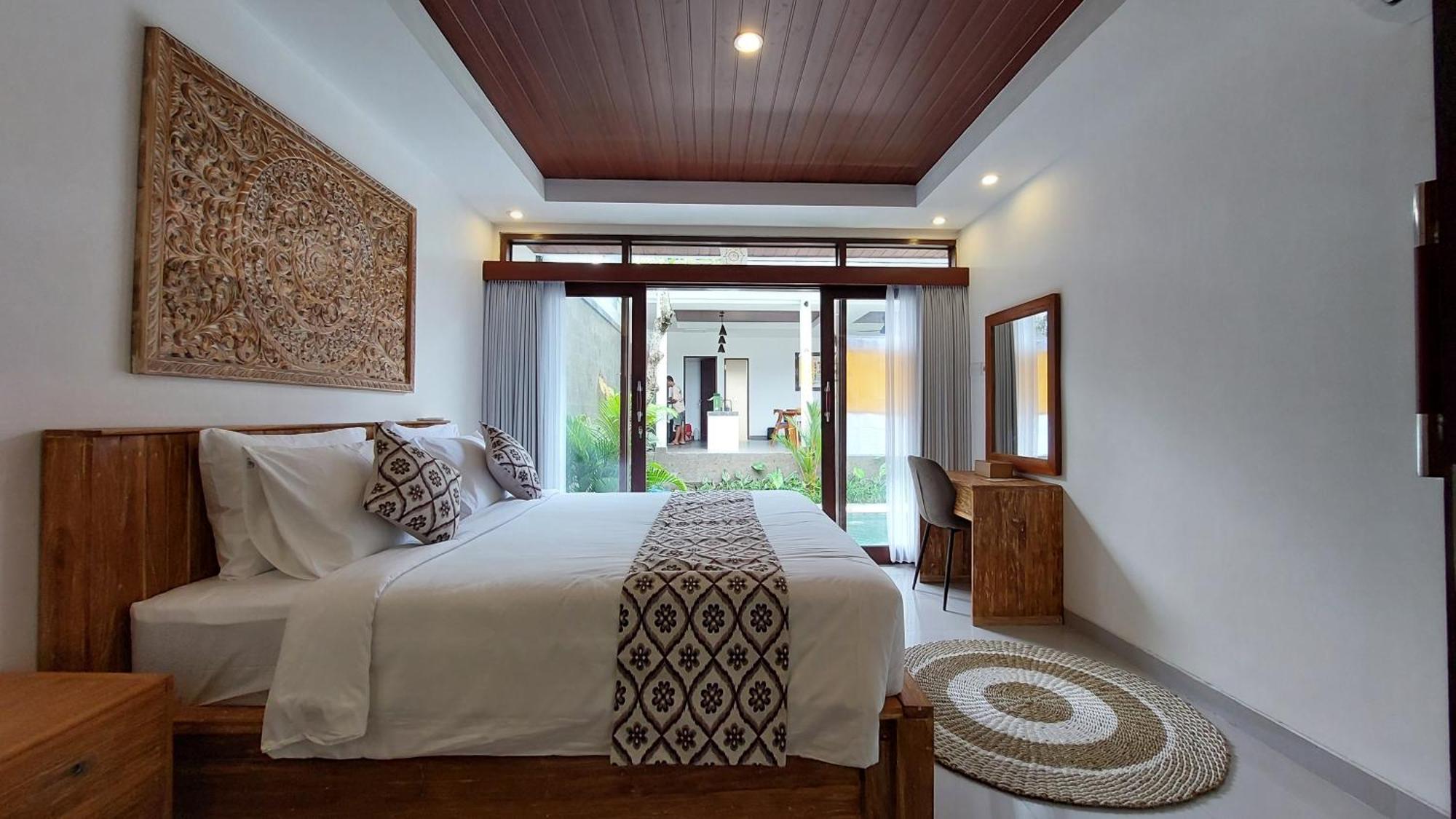 Chic 2br Cozy & Private Pool At Bareng Villa