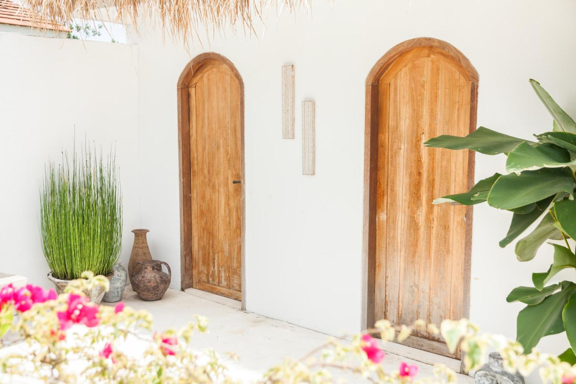 Romantic Serenity In Villa