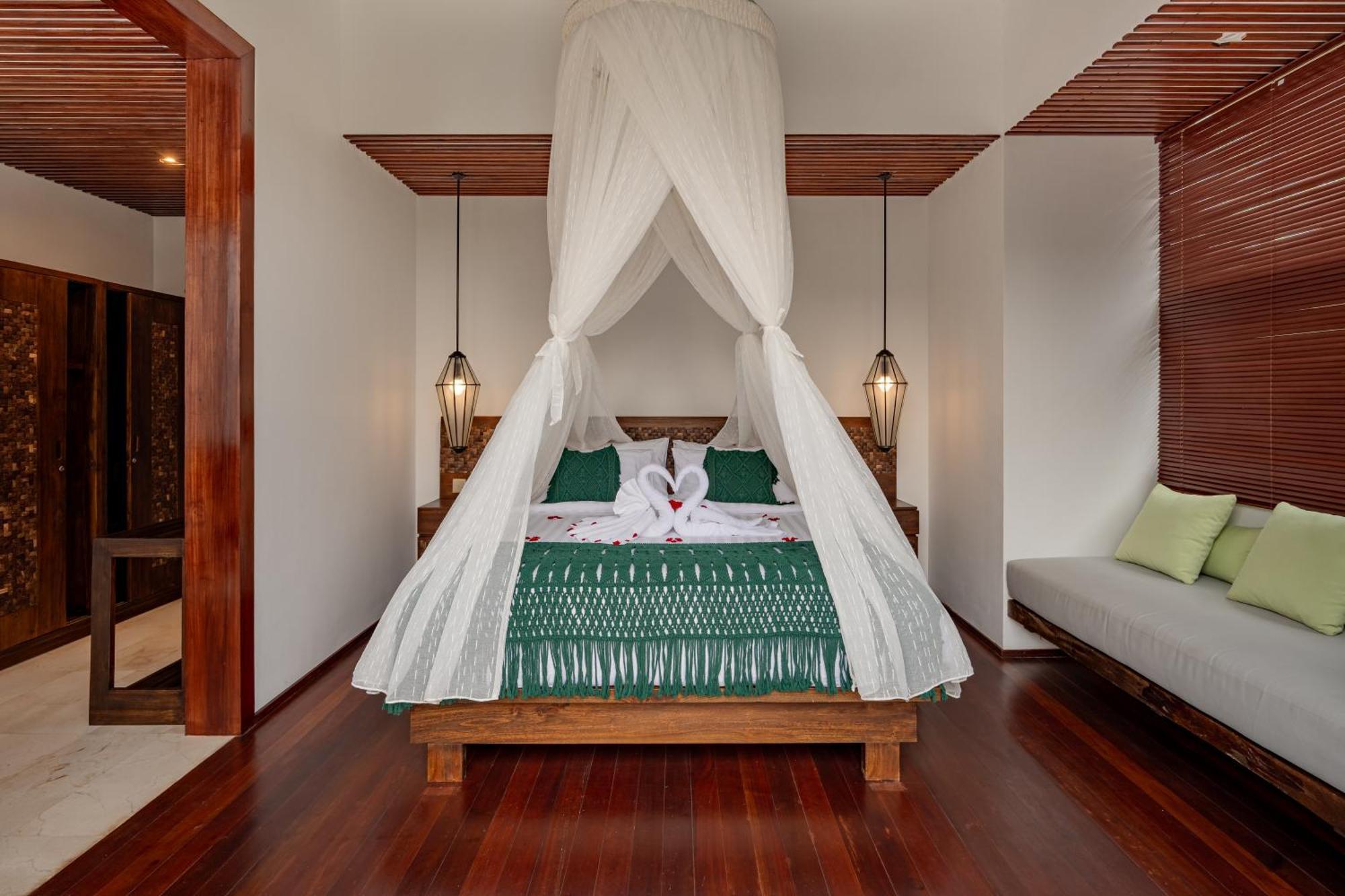 Resor E Sanctuary
