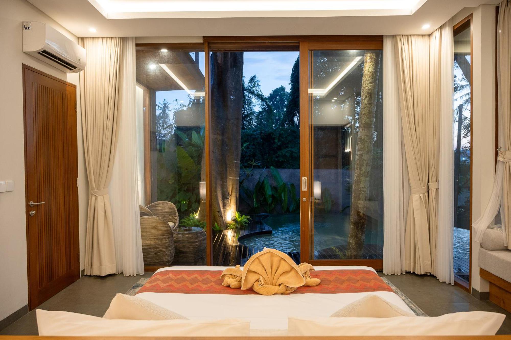 Villa Suarga Des Anicca