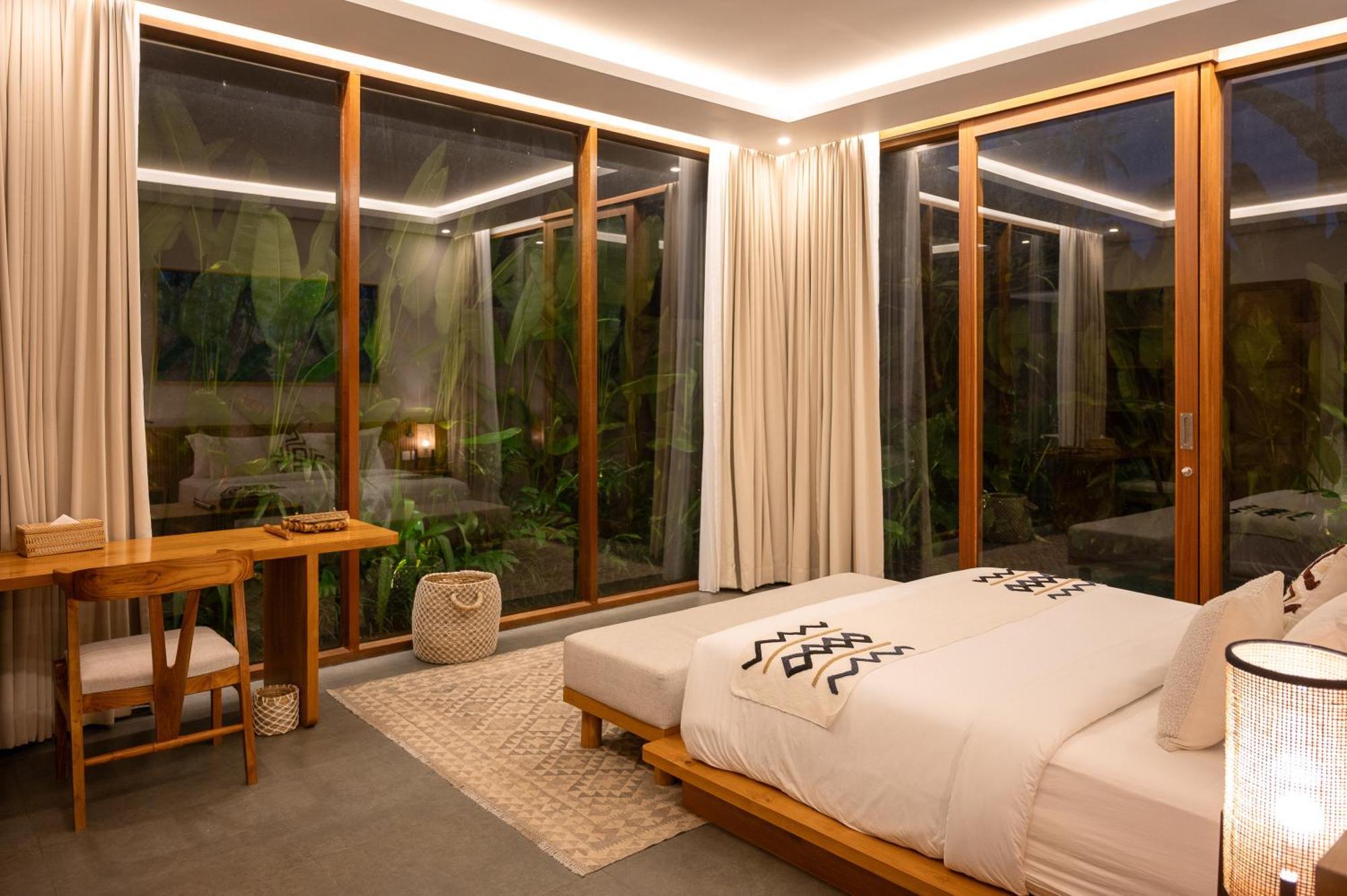 Villa Suarga Des Anicca