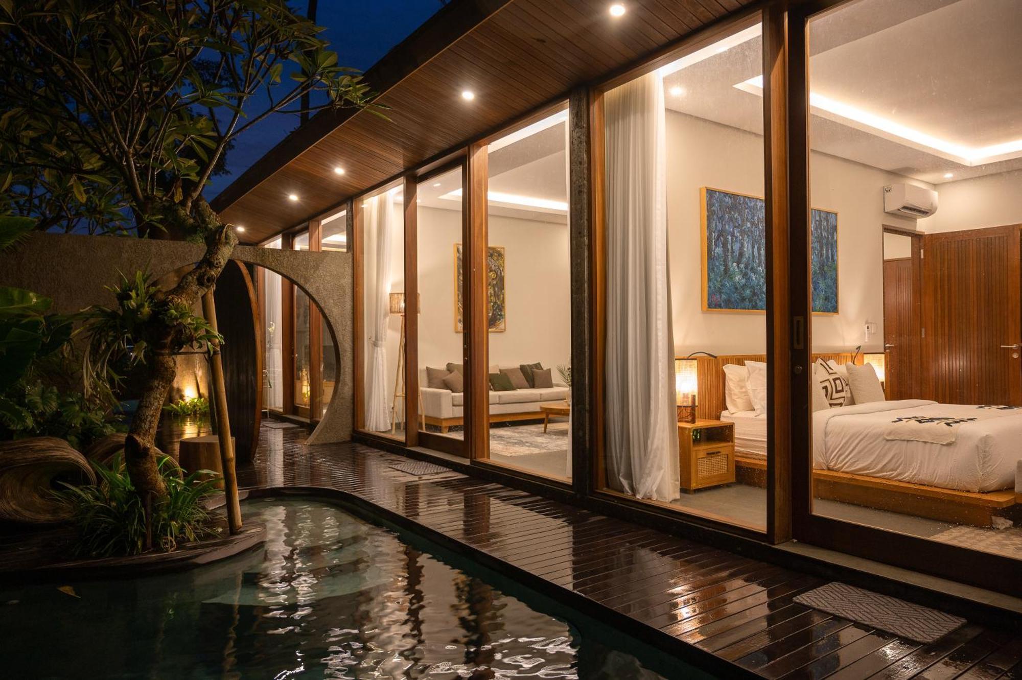 Suarga Des Anicca Villa *