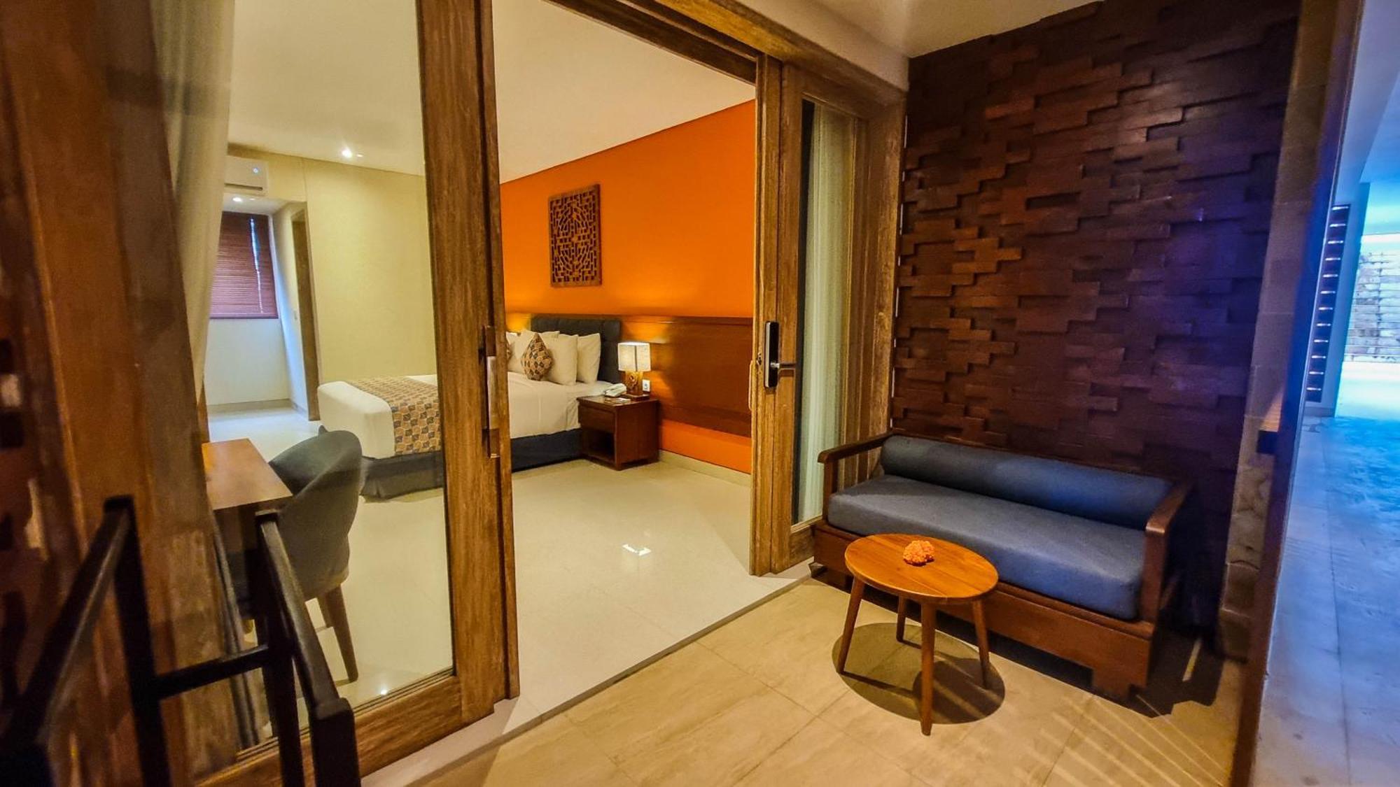 Kahayana Hotel 3*