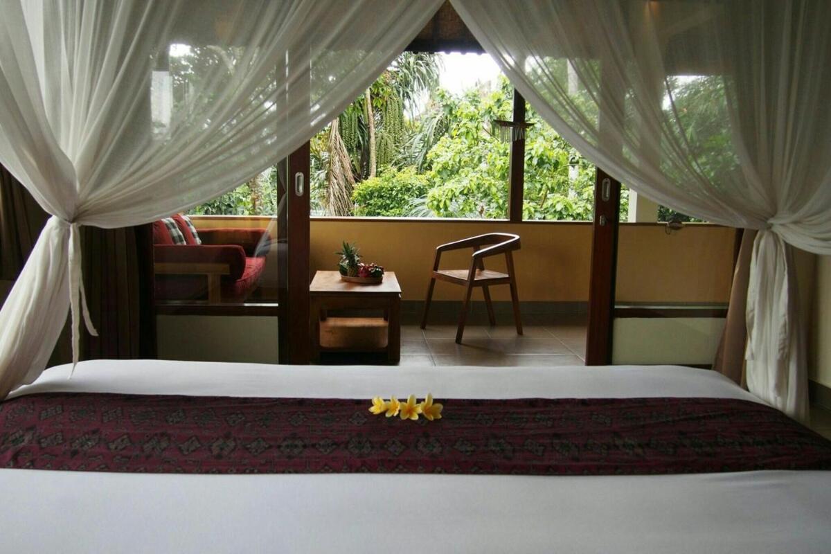 2br Jungle House In The Edge Of