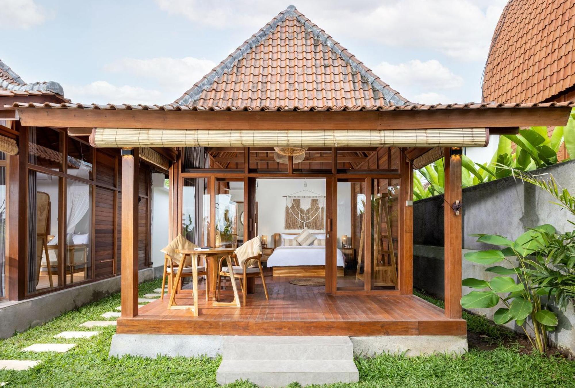 Aphrodite Villa *