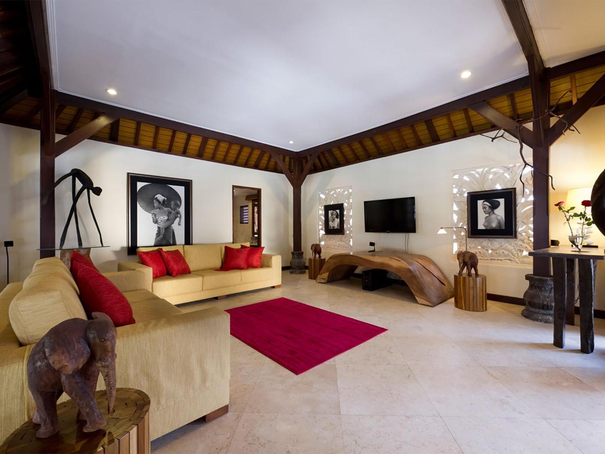Villa San *