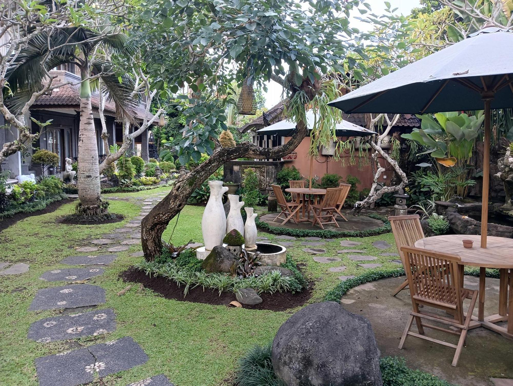 Wisma tamu Liyer Spirit House