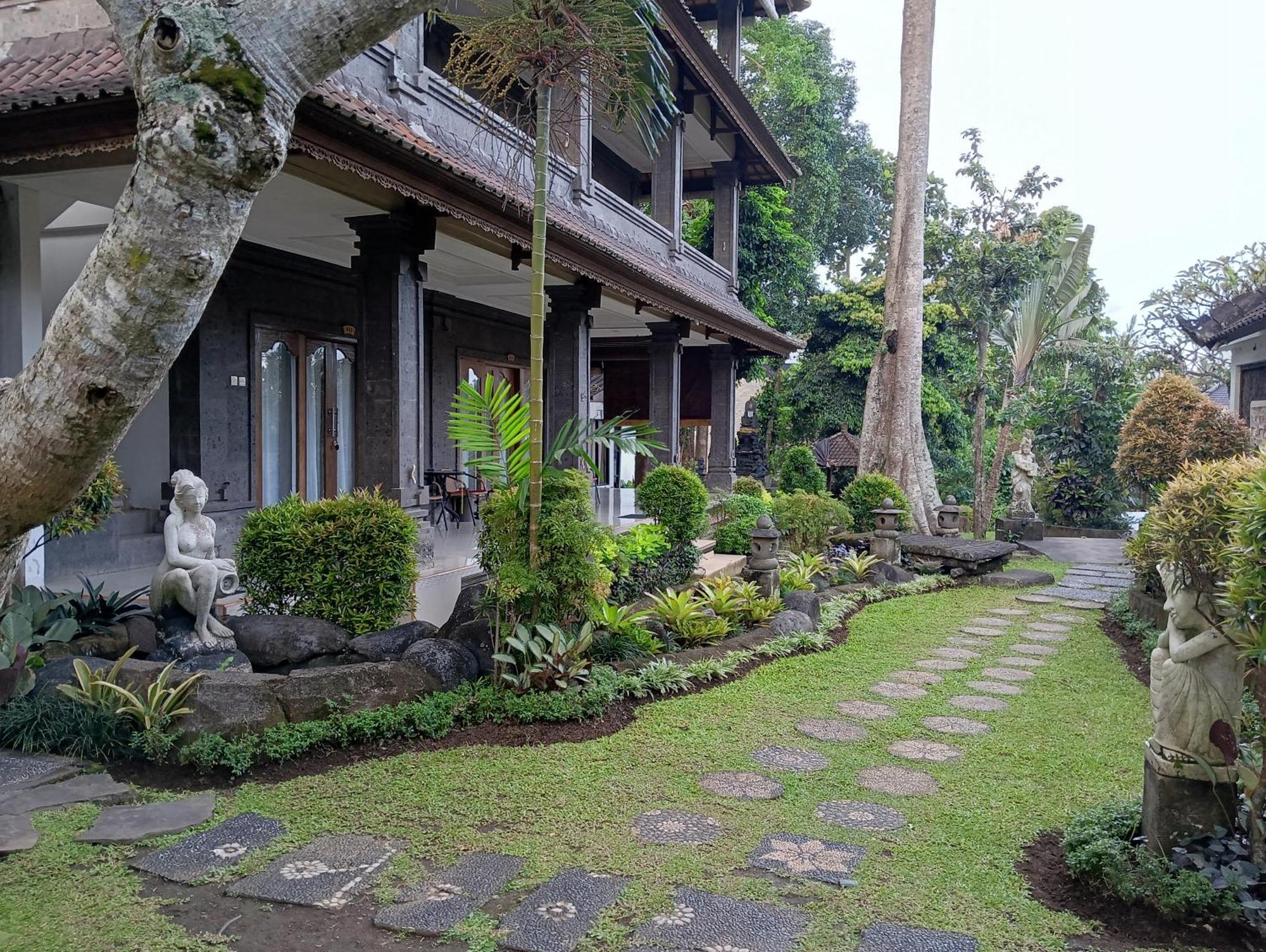 Liyer Spirit House