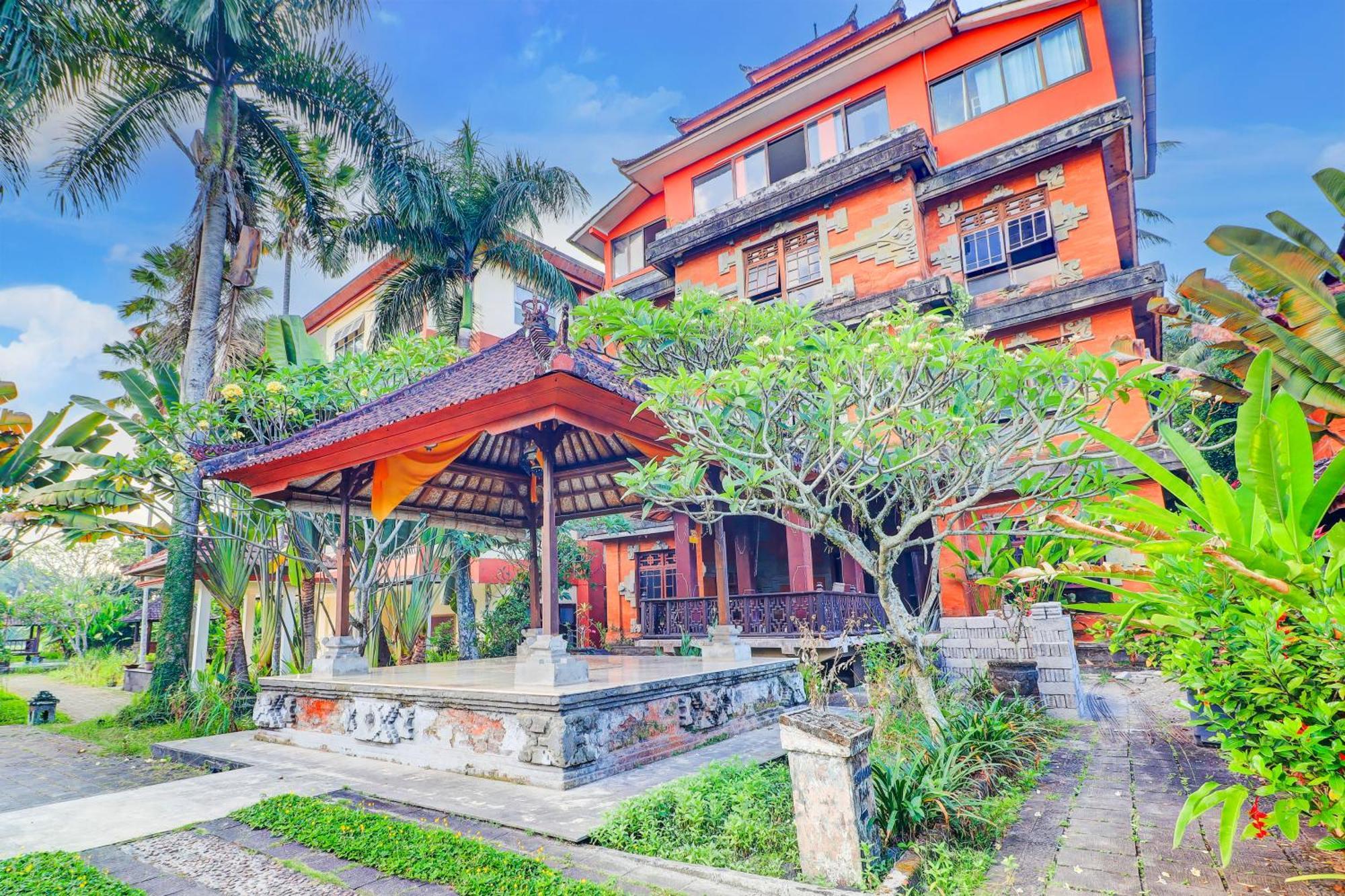 Dancenter Near Museum Topeng Hotel 3*
