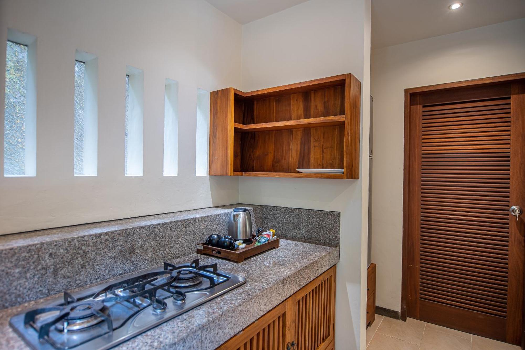 D'legon Luxury