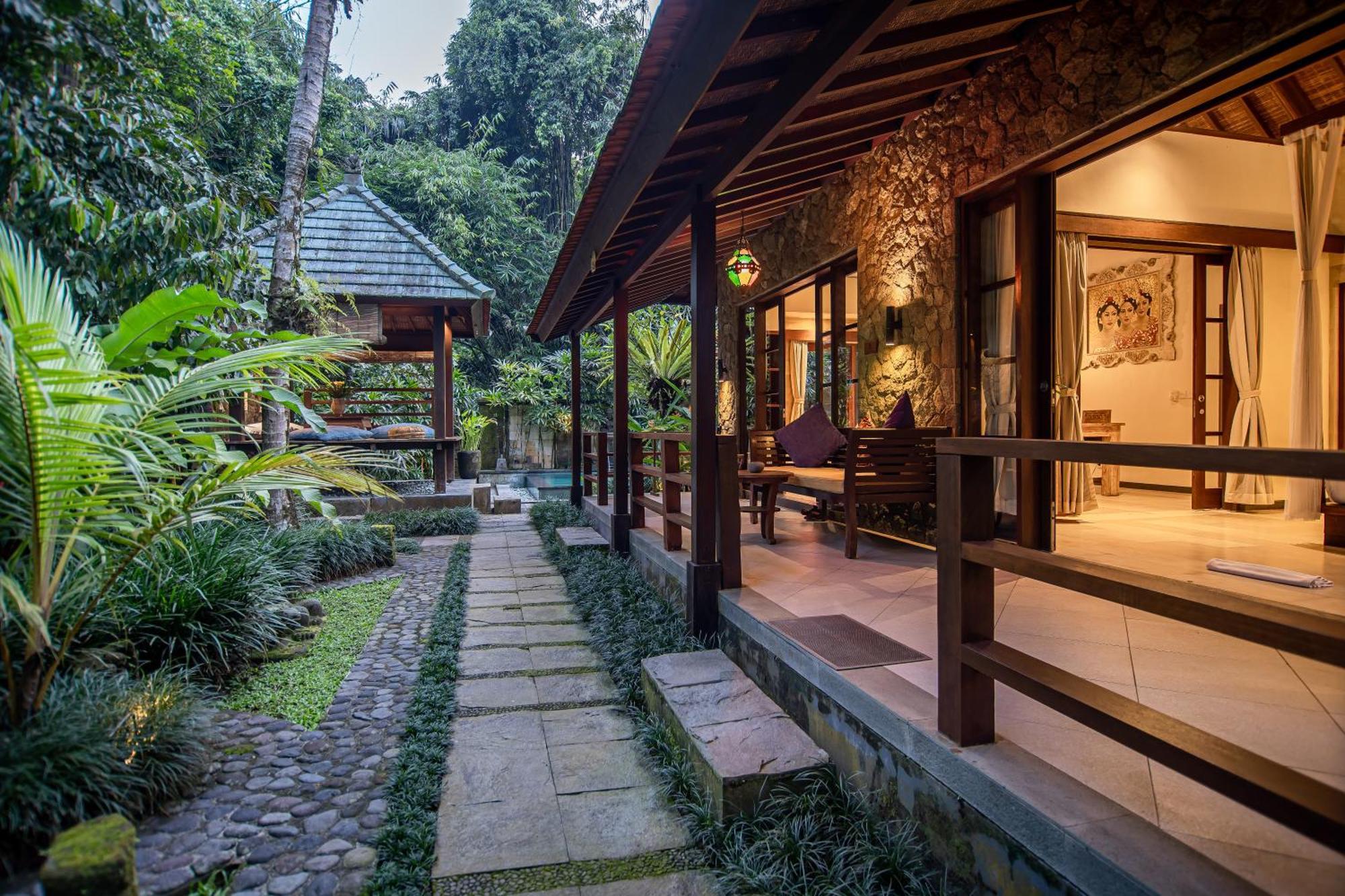 D'legon Luxury Villa