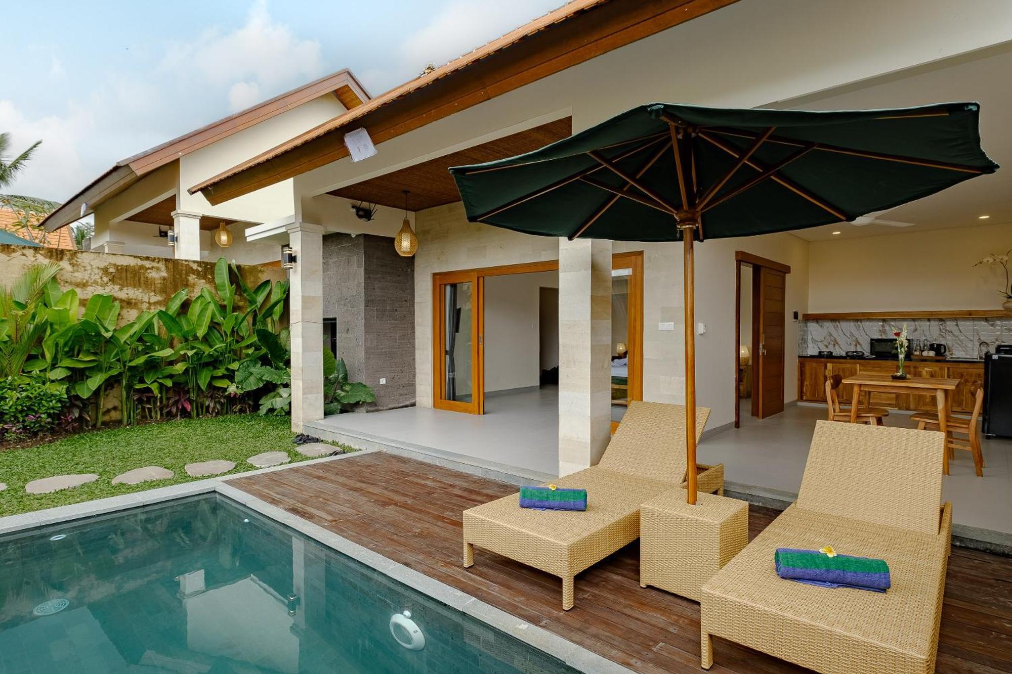 Pelana Villa