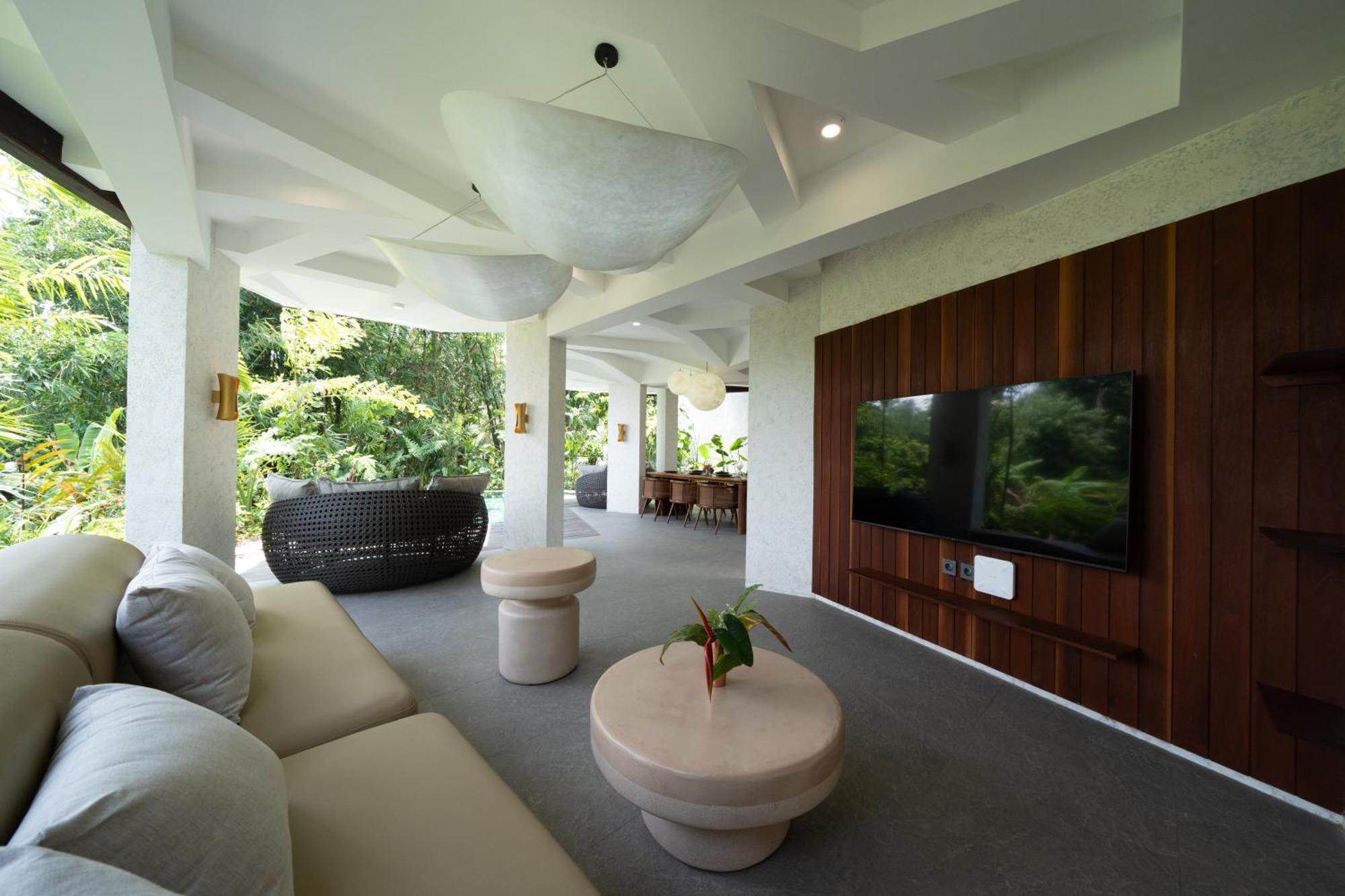 Jungle Flower Villa *