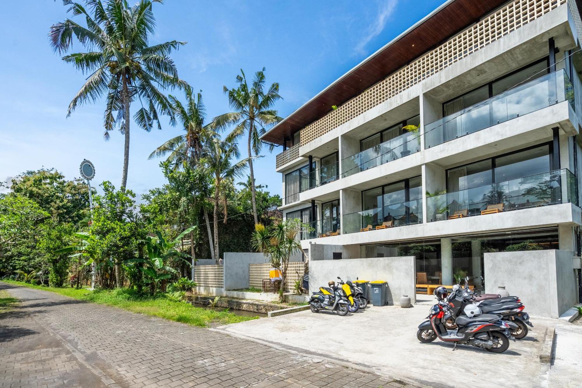 Work, And Unwind! Jungle Vista By Bcg Apartment