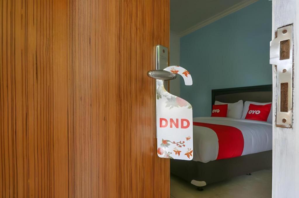 Hotel Oyo 1755 De'balcon Near Ngurah Rai Airport