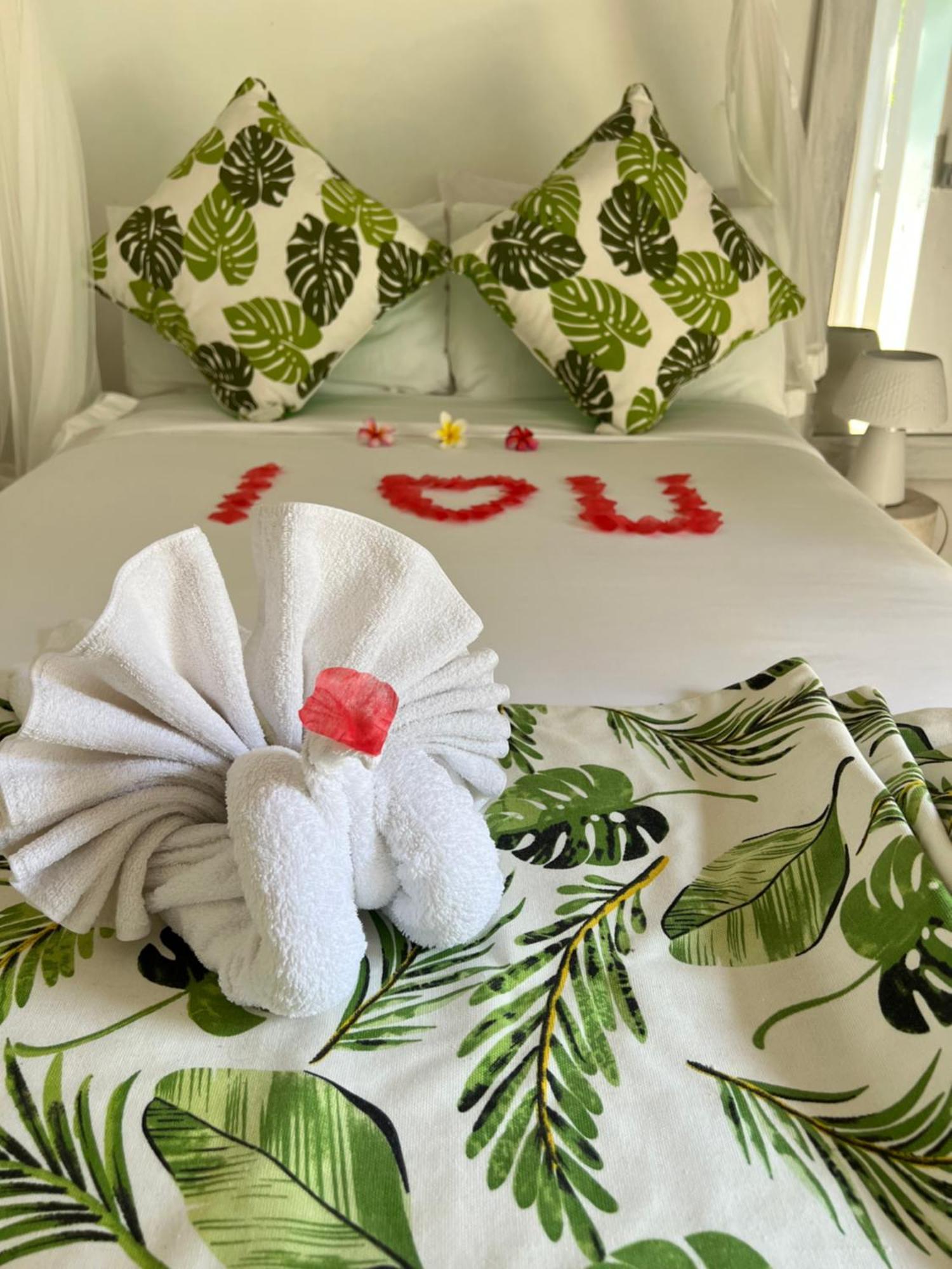 Flower Moon Lovely Hideaway In Heart Of