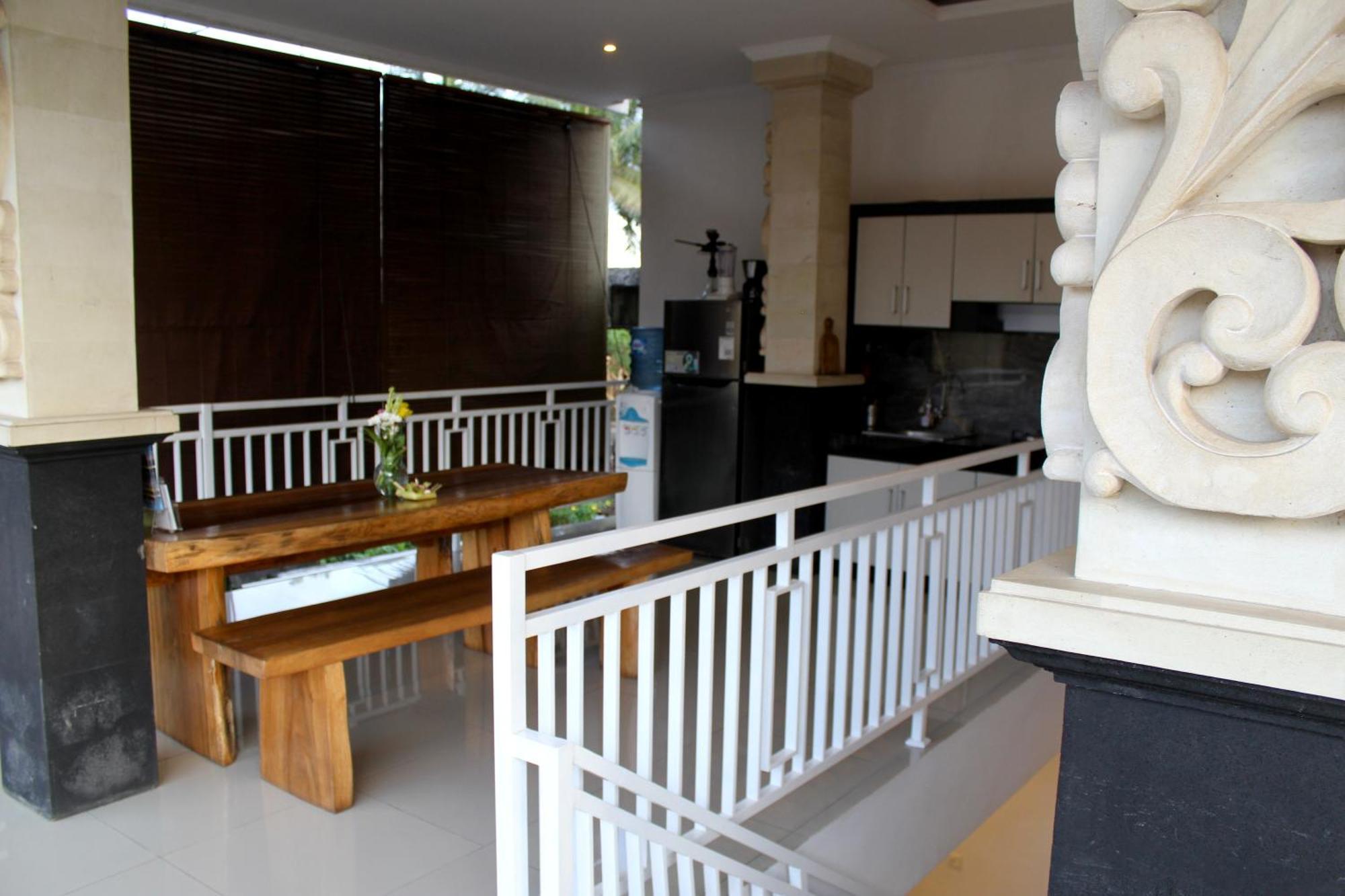 Hanaka Riverside Guest house