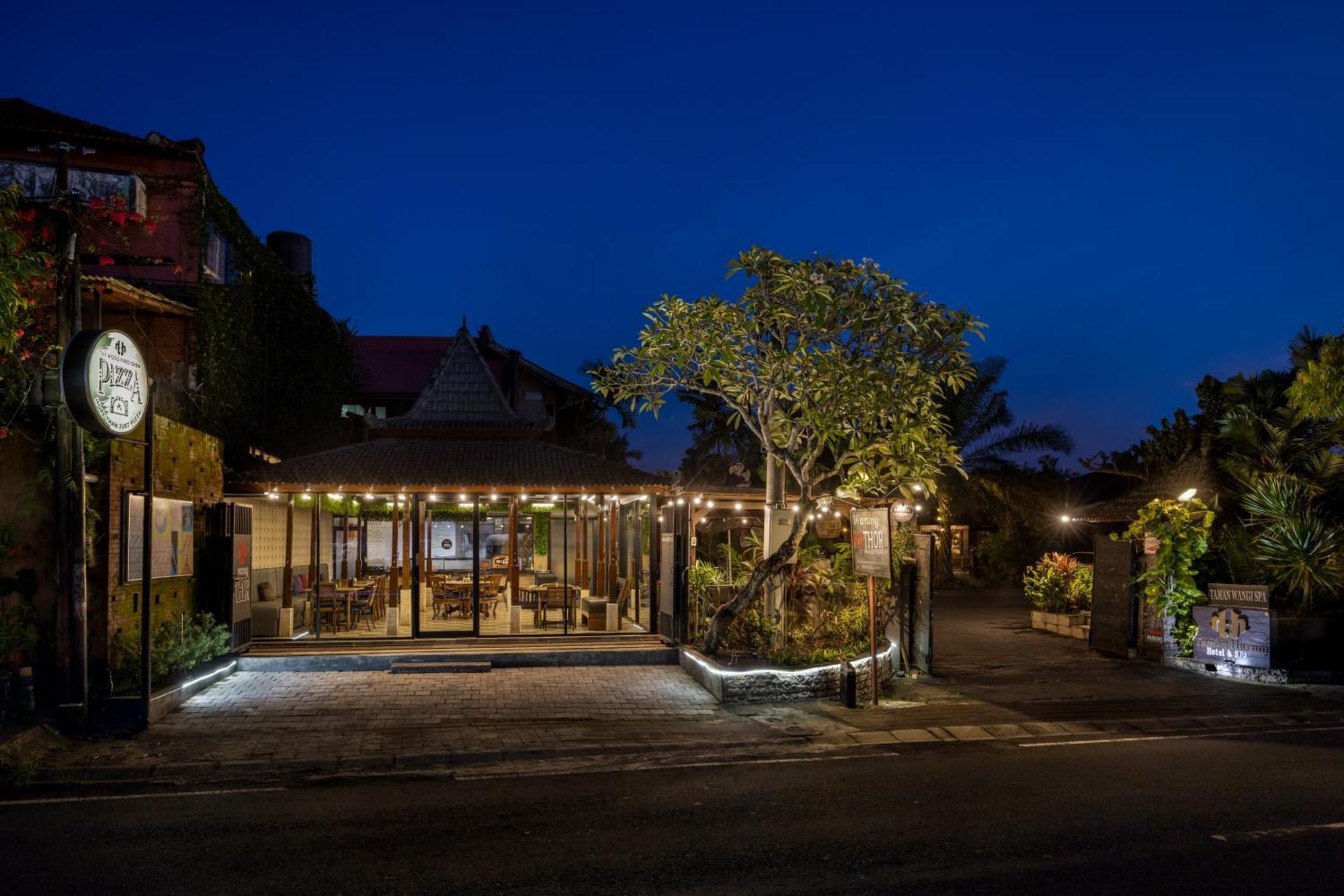 Holiday park Taman Harum 3*