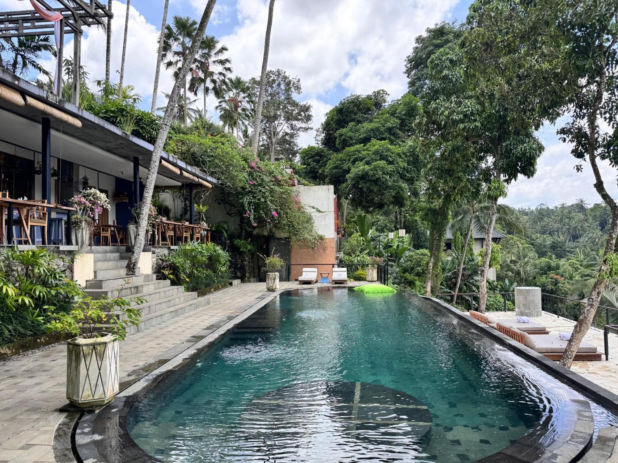 Villa Amora Boutique *
