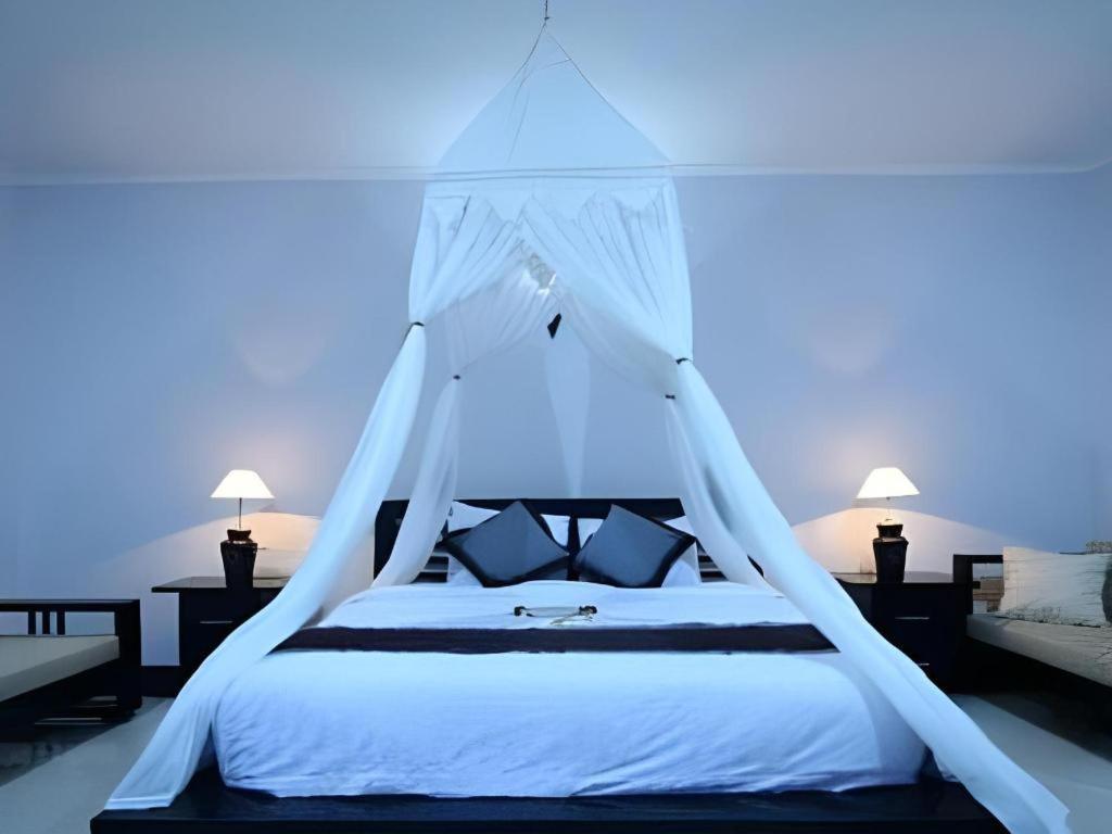Evita Resort 4*