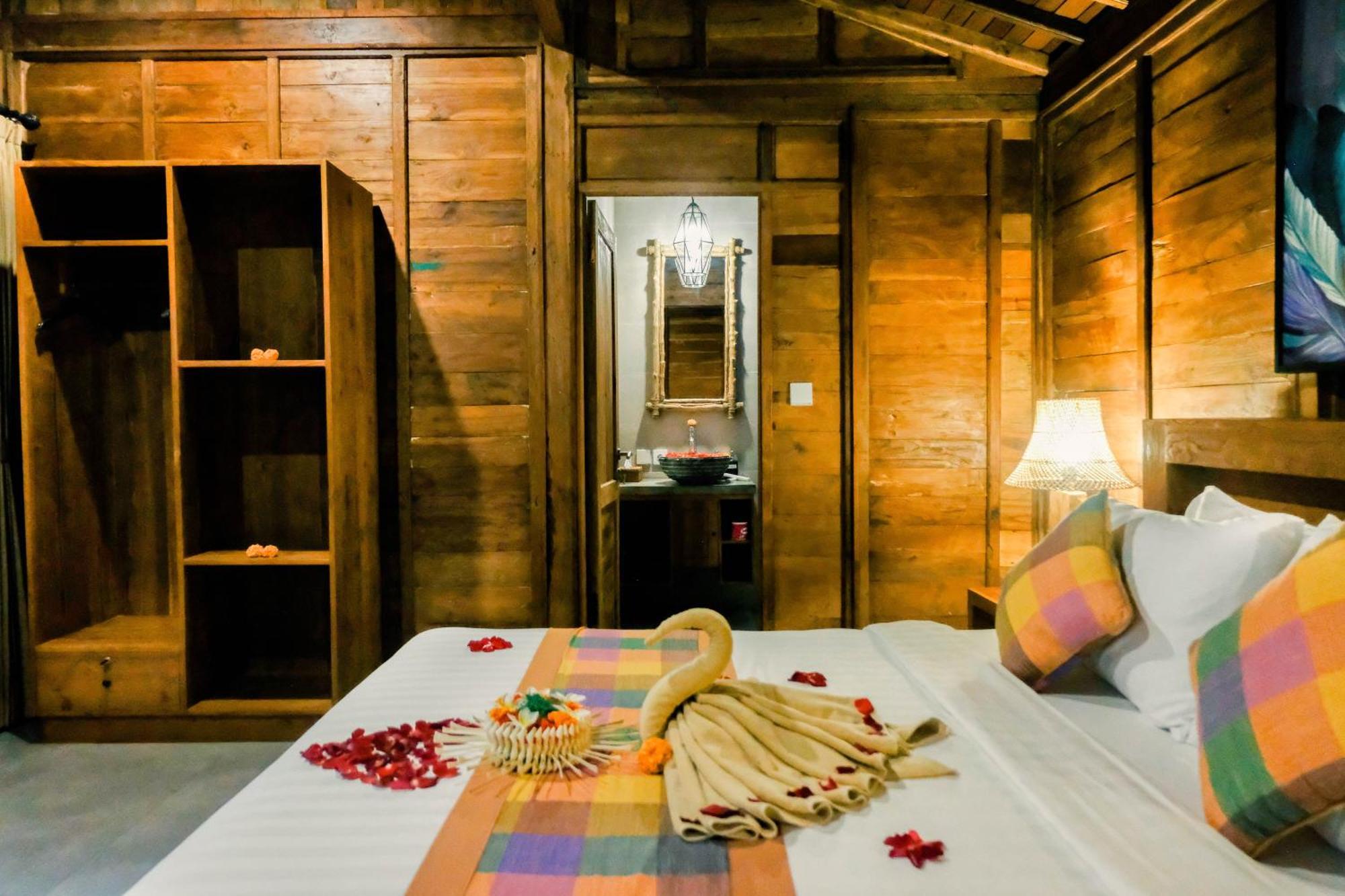 Kayu Batu Homestay *