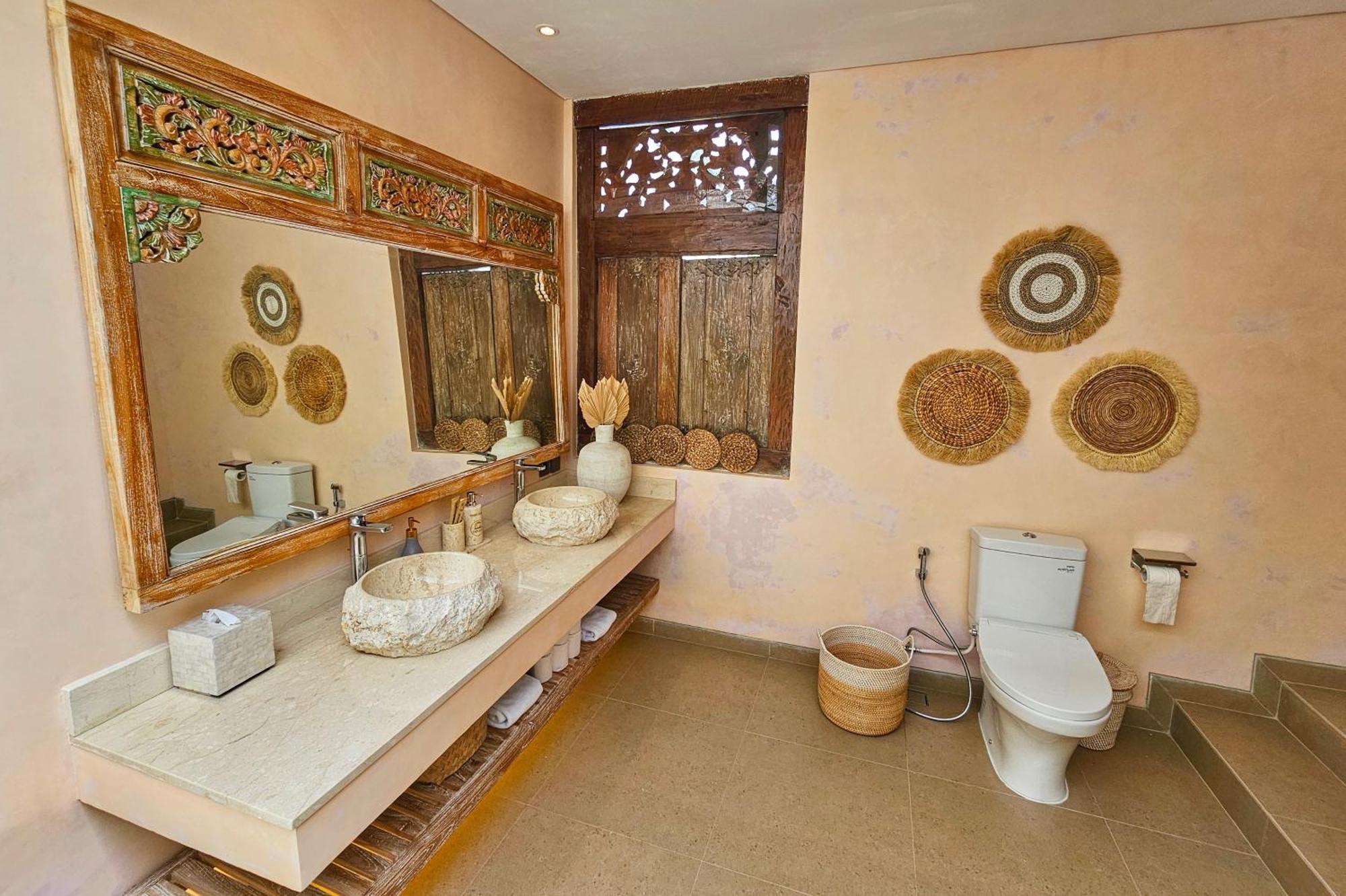 Diyara - 6000 Sq Ft Private - Stunning Rice Field View - Big Pool & Garden *