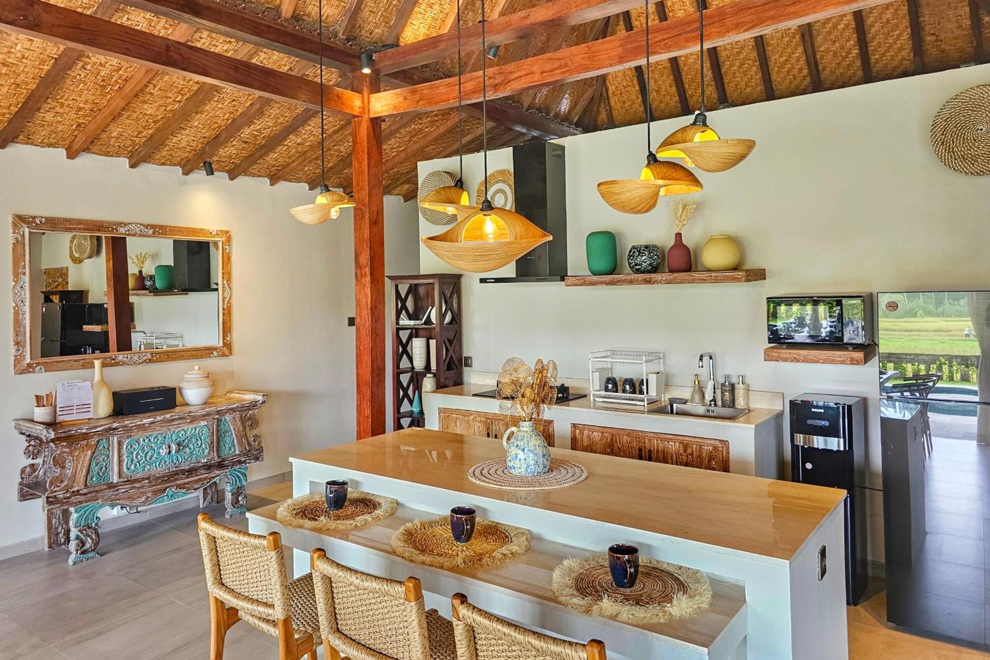 Diyara - 6000 Sq Ft Private - Stunning Rice Field View - Big Pool & Garden Pousada