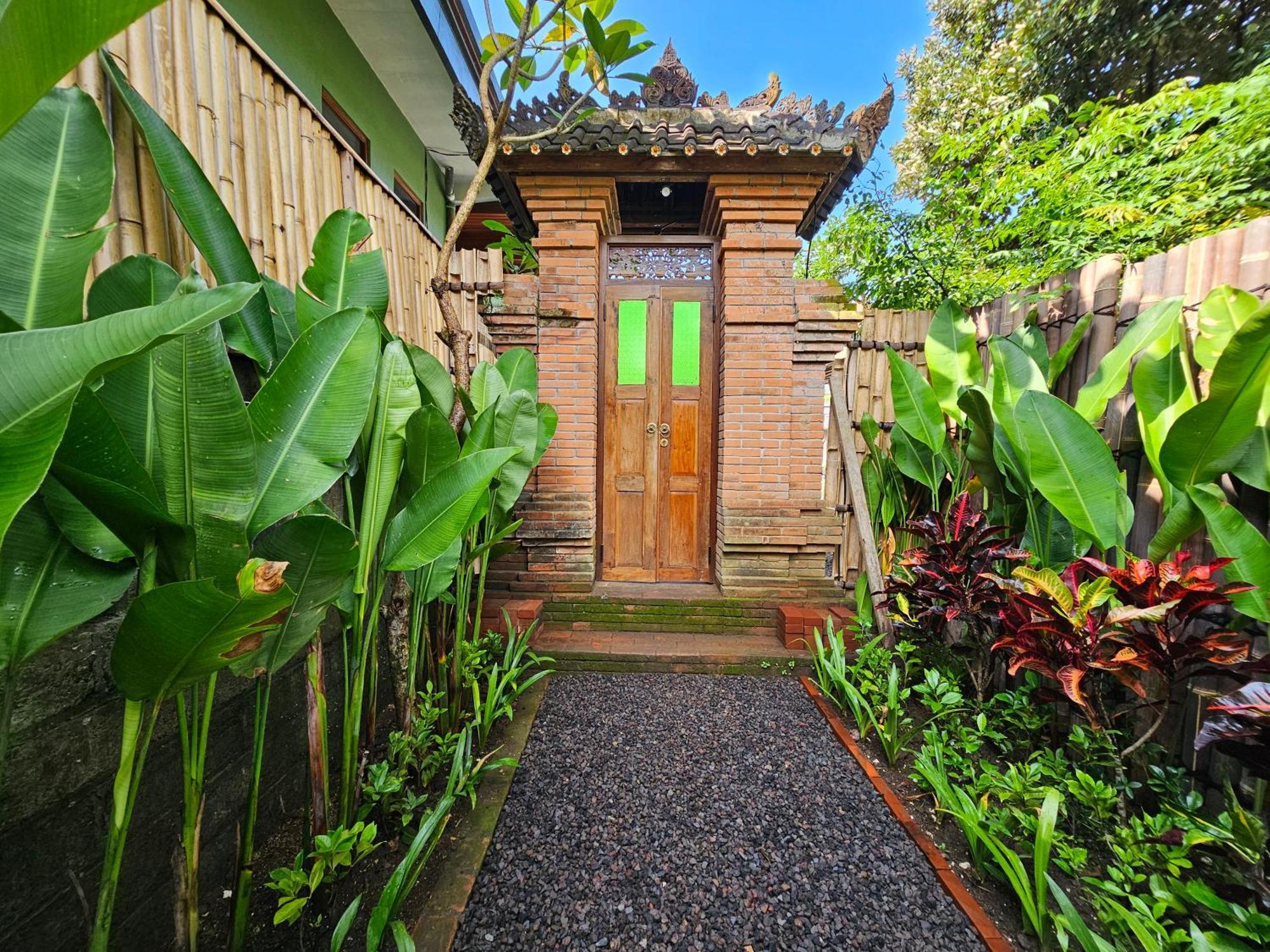 Diyara - 6000 Sq Ft Private - Stunning Rice Field View - Big Pool & Garden *